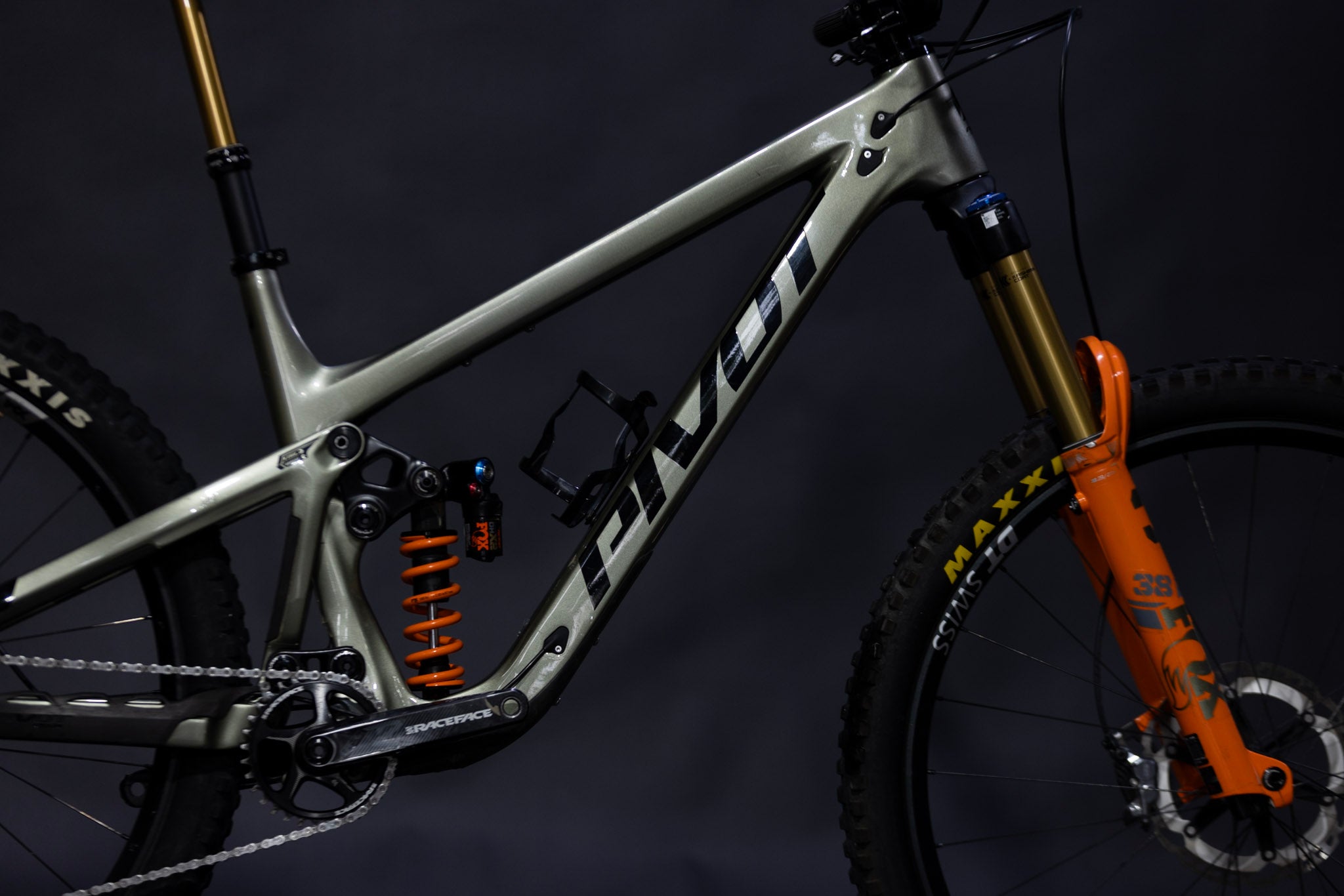 Bicicleta De Montaña Doble Suspensión Pivot Cycles Firebird 29" Talla Large (2024) Seminueva