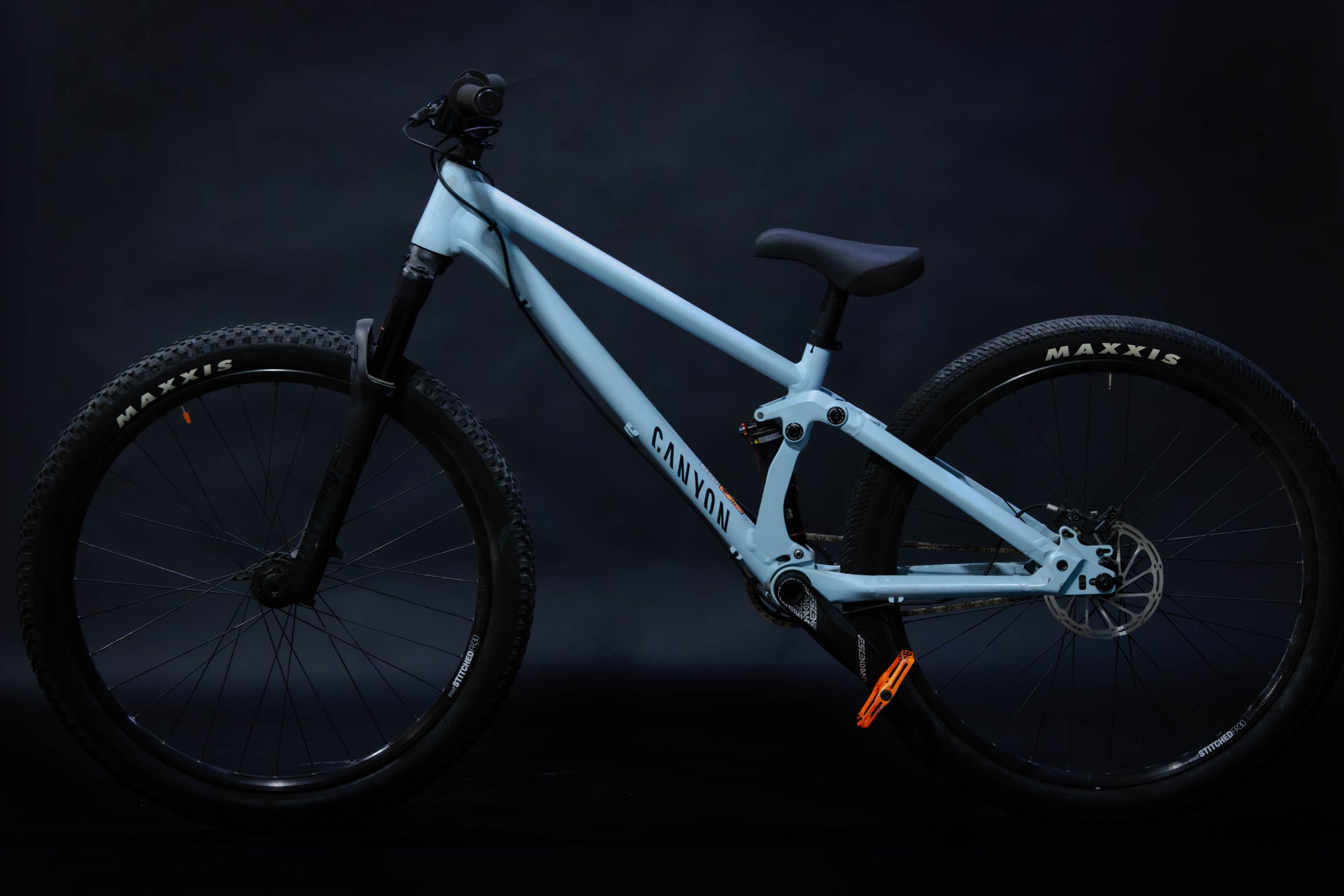 Bicicleta de ciudad Dirt Jump Doble Suspensión Canyon Stitched 720 Talla Regular Rodado 26" (2020) Seminueva