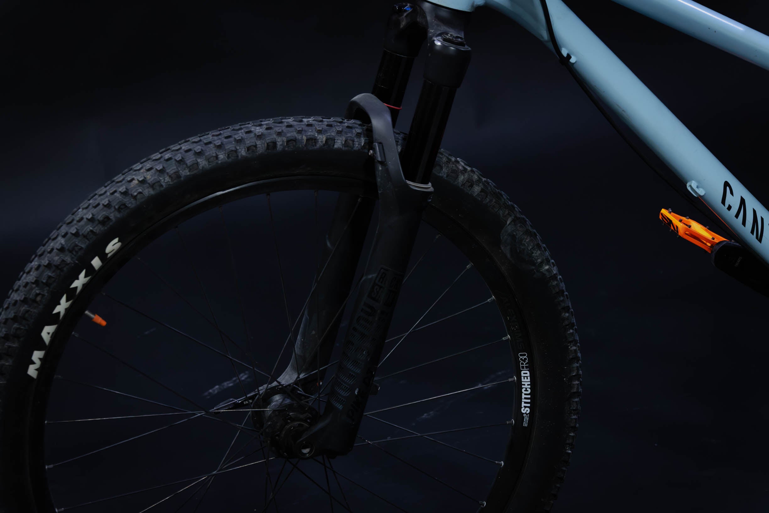 Bicicleta de ciudad Dirt Jump Doble Suspensión Canyon Stitched 720 Talla Regular Rodado 26" (2020) Seminueva