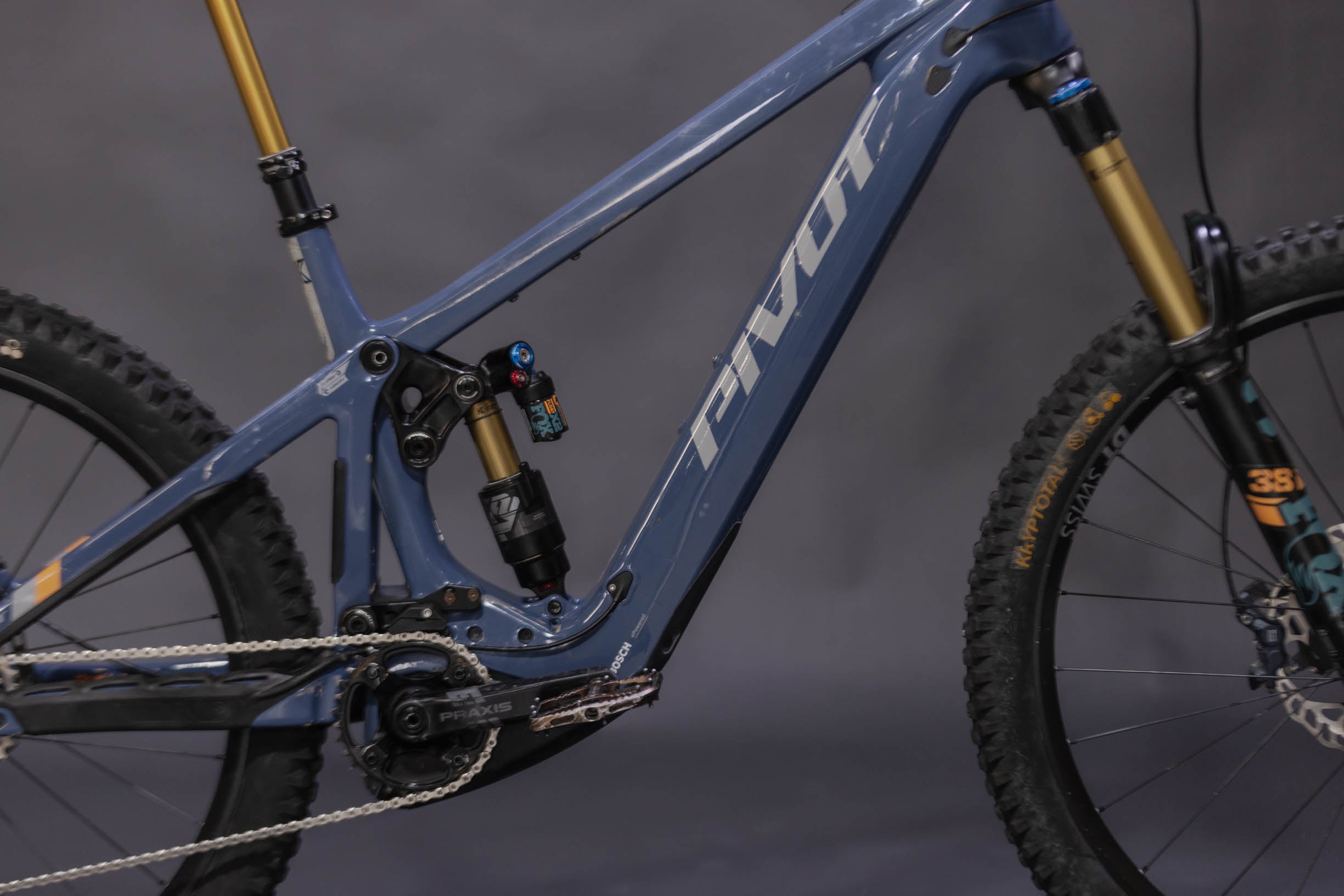 Bicicleta de Montaña Asistida Doble Suspensión Pivot Cycles Shuttle LT 29" Talla Lage (2025) Seminueva