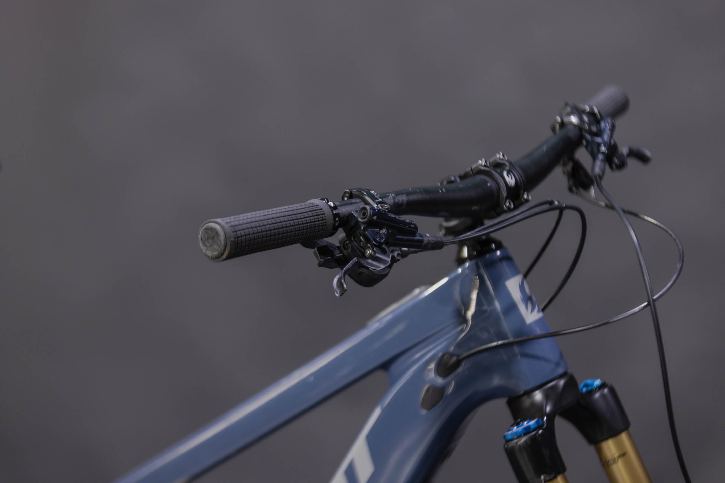 Bicicleta de Montaña Asistida Doble Suspensión Pivot Cycles Shuttle LT 29" Talla Lage (2025) Seminueva