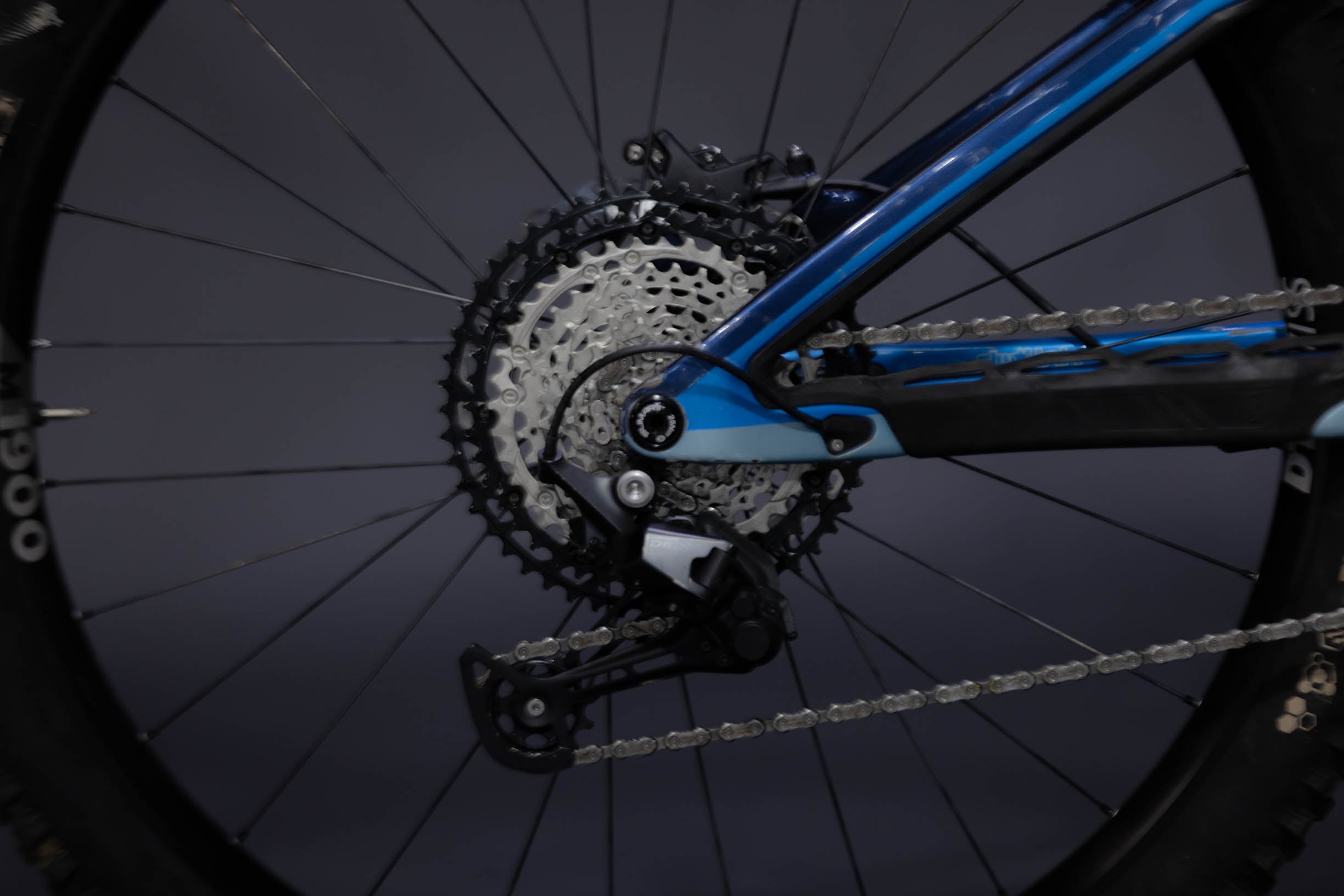 Bicicleta de Montaña Asistida Doble Suspensión Pivot Cycles Shuttle LT 29" Talla Small (2023) Seminueva