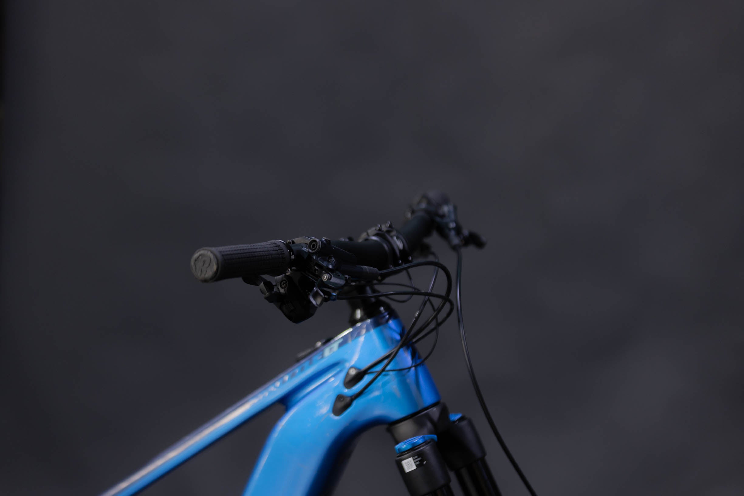 Bicicleta de Montaña Asistida Doble Suspensión Pivot Cycles Shuttle LT 29" Talla Small (2023) Seminueva