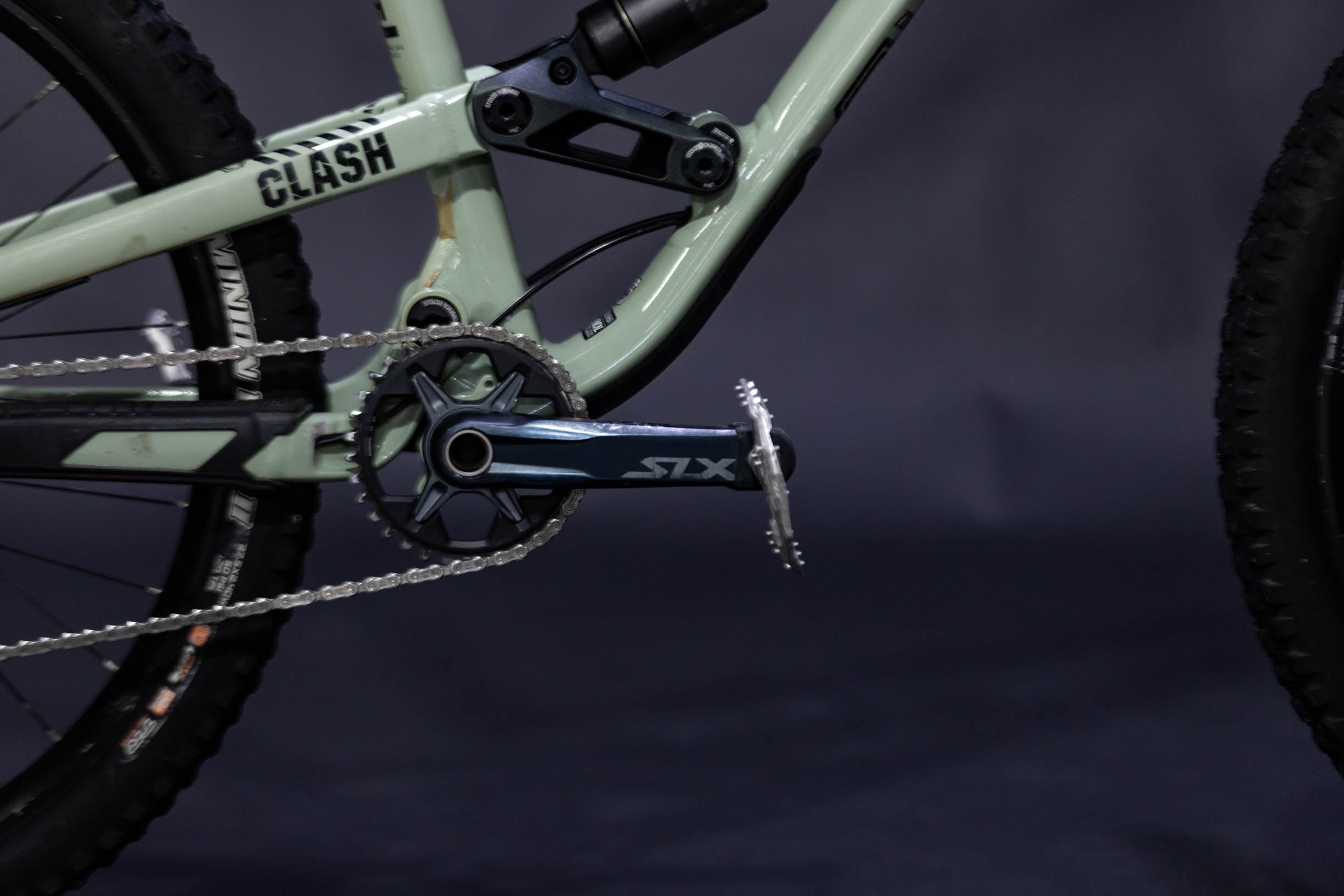 Bicicleta de Montaña Doble Suspension Commencal Clash 27.5" Talla Medium (2021) Seminueva