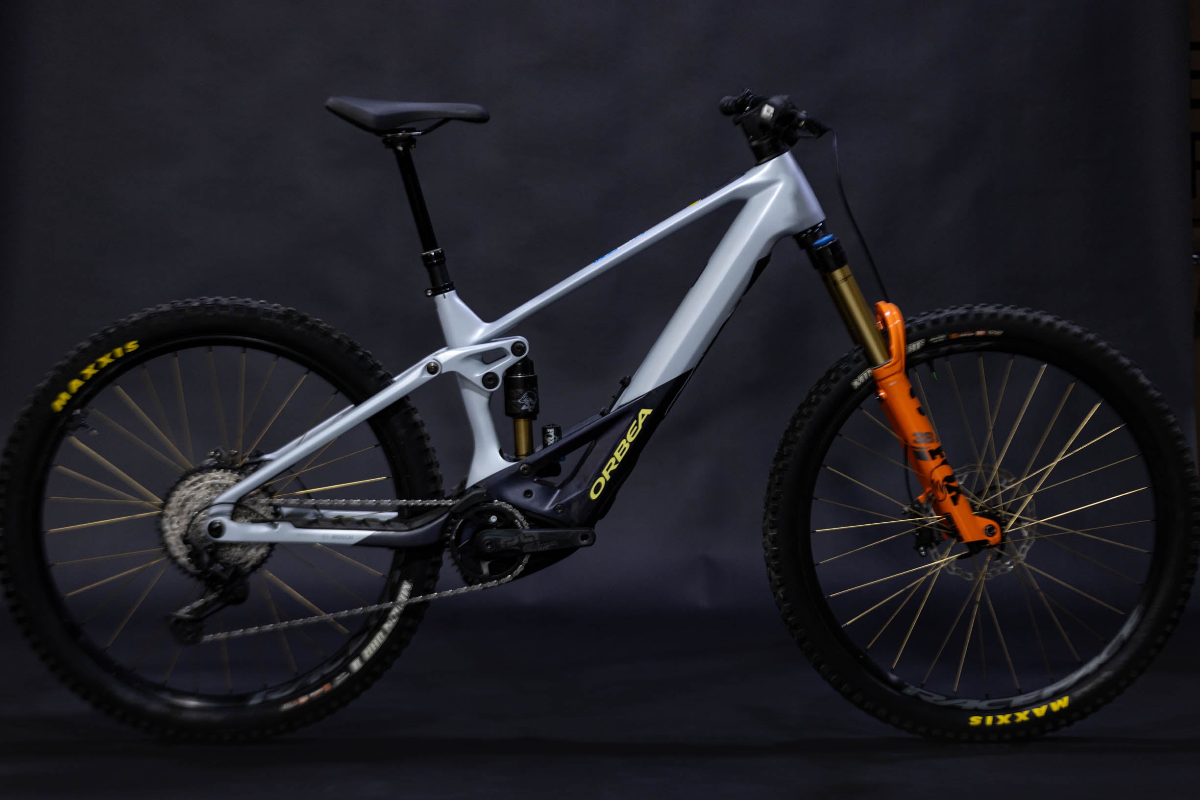 Bicicleta de Montaña Asistida Doble Suspensión Orbea Wild E 29" Talla Large (2025) Seminueva