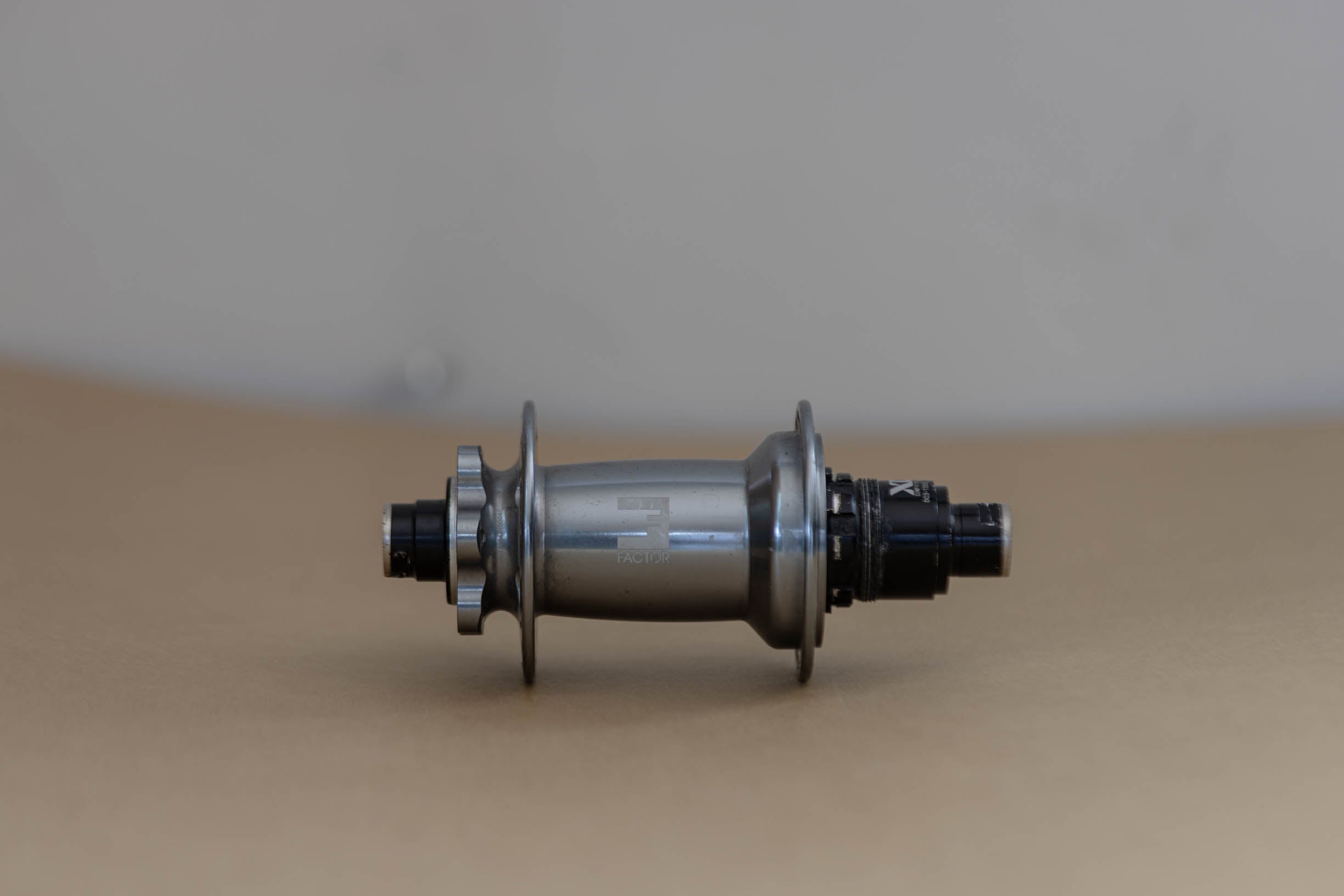 Maza Trasera Factor SuperBoost XD 32H (Seminueva)