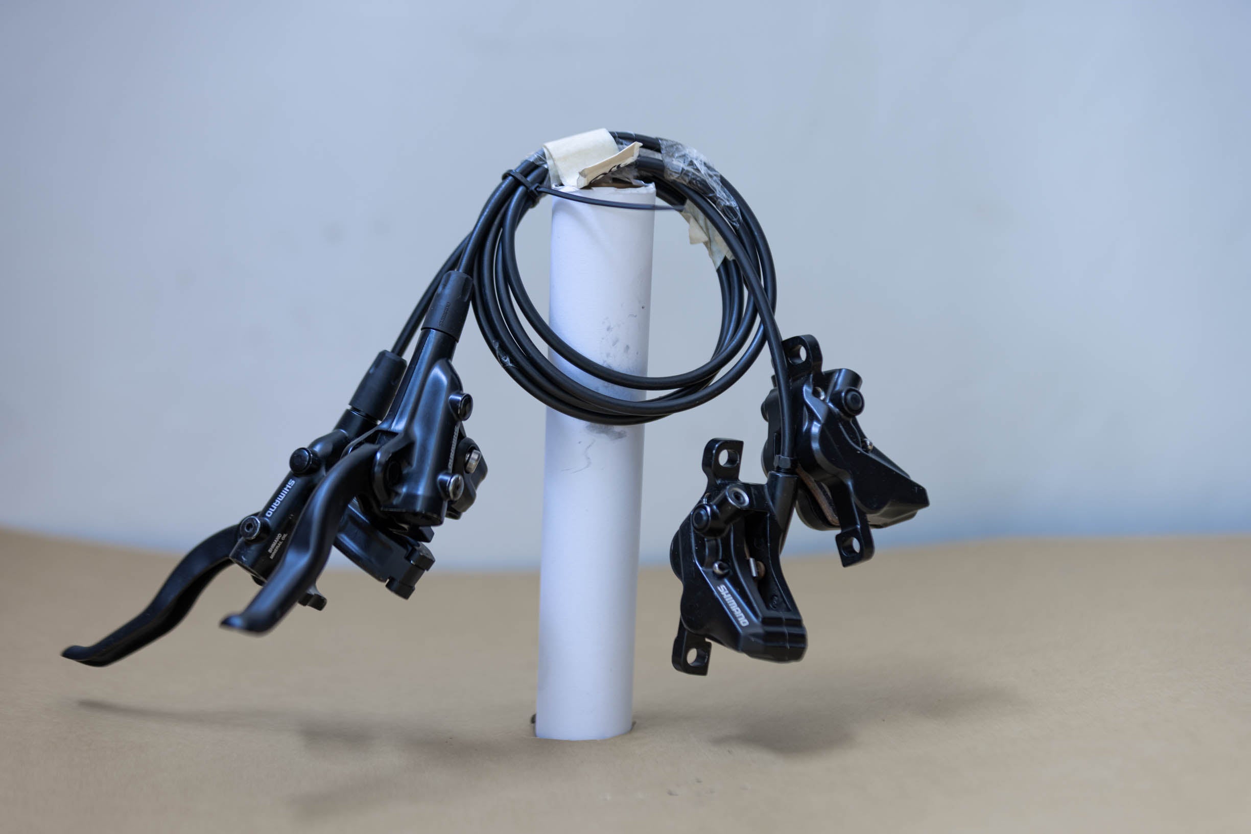 Par de Frenos Shimano MT200 (Seminuevo)