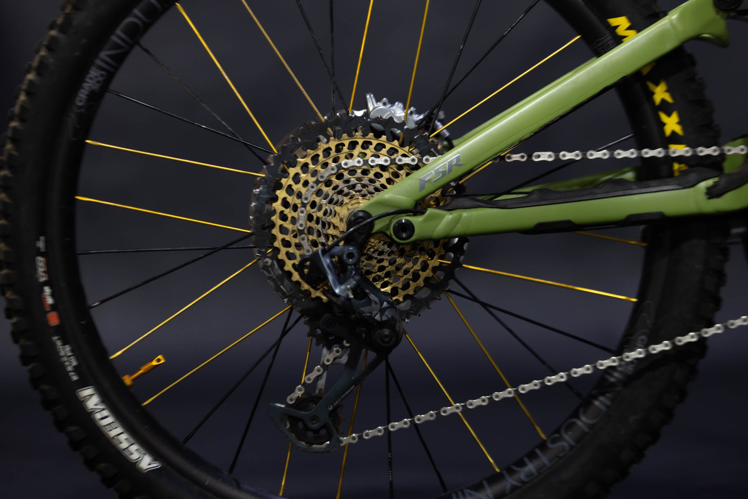 Bicicleta de Montaña Asistida Doble Suspensión Specialized Kenevo 29/27.5" Talla Large S4 (2022) Seminueva