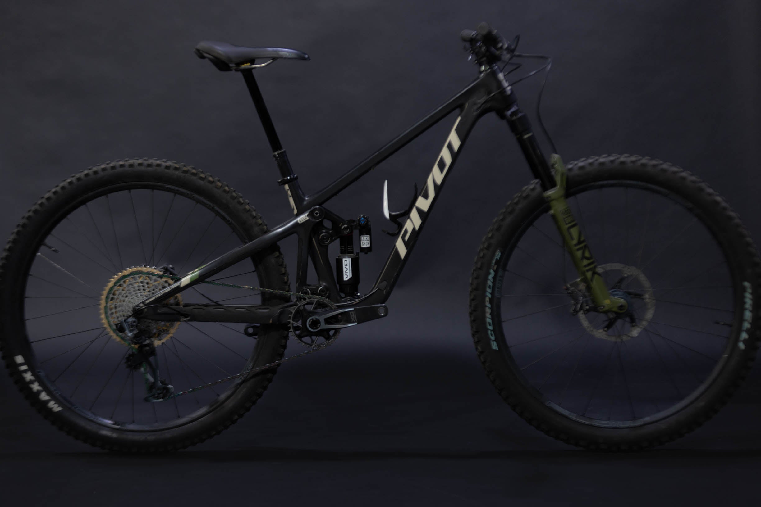 Bicicleta De Montaña Doble Suspensión Pivot Cycles Switchblade 29" Talla Small (2025) Seminueva