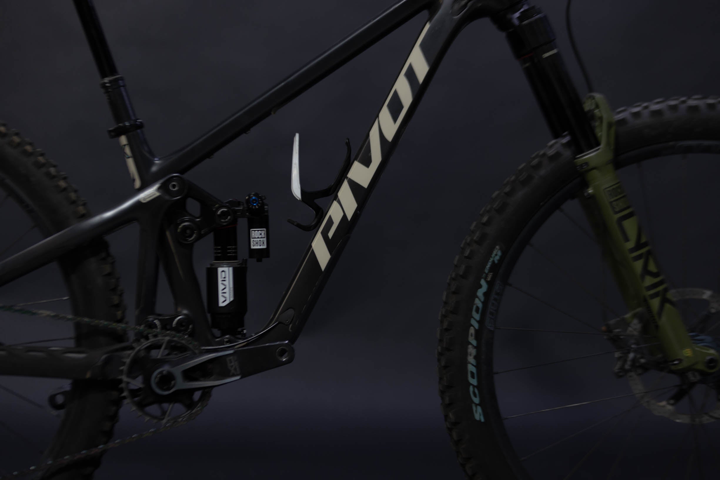 Bicicleta De Montaña Doble Suspensión Pivot Cycles Switchblade 29" Talla Small (2025) Seminueva
