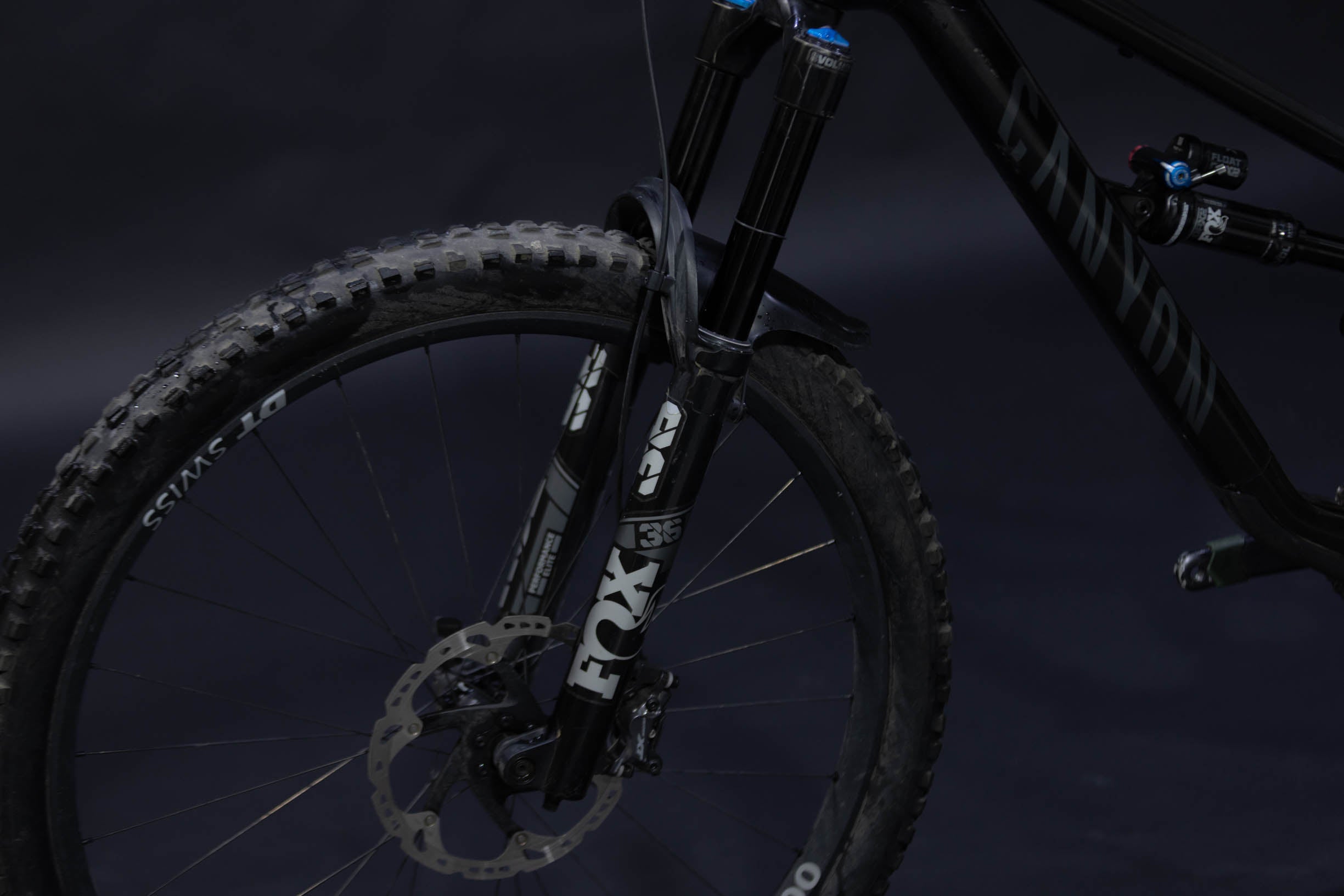 Bicicleta de Montaña Doble Supensión Canyon Spectral CF 29" Talla Medium (2021) Seminueva