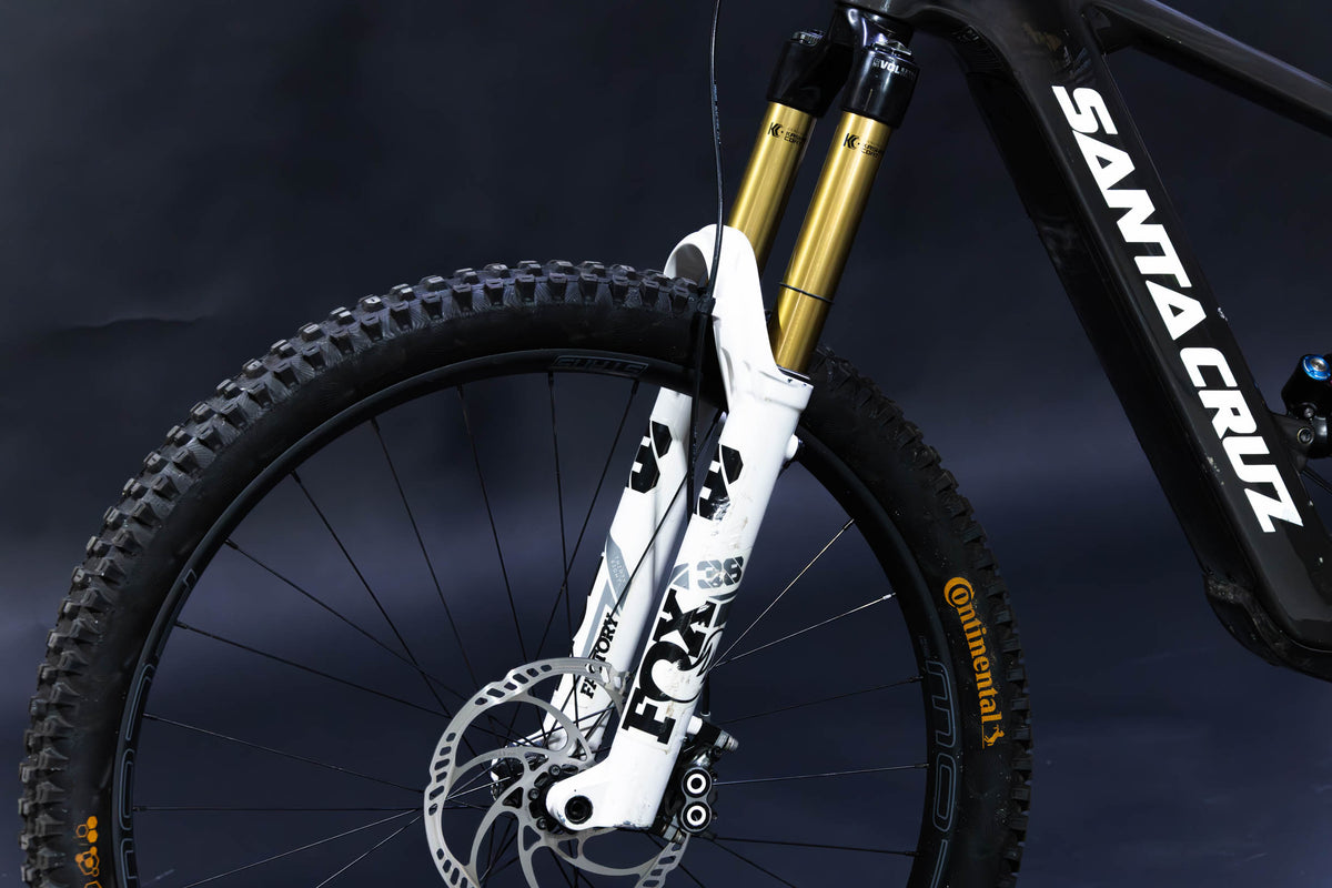 Bicicleta de Montaña Asistida Doble Supensión Santa Cruz Bullit CC 29/27.5" Talla Medium (2024) Seminueva