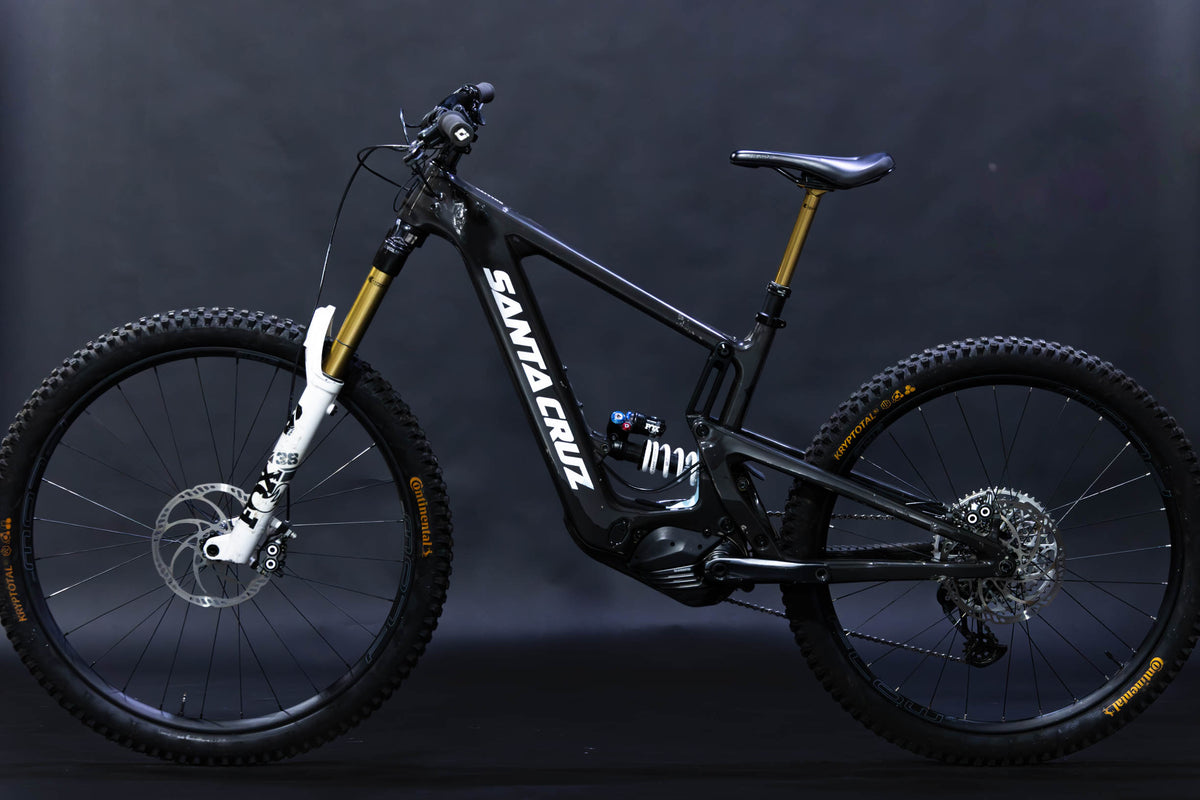 Bicicleta de Montaña Asistida Doble Supensión Santa Cruz Bullit CC 29/27.5" Talla Medium (2024) Seminueva