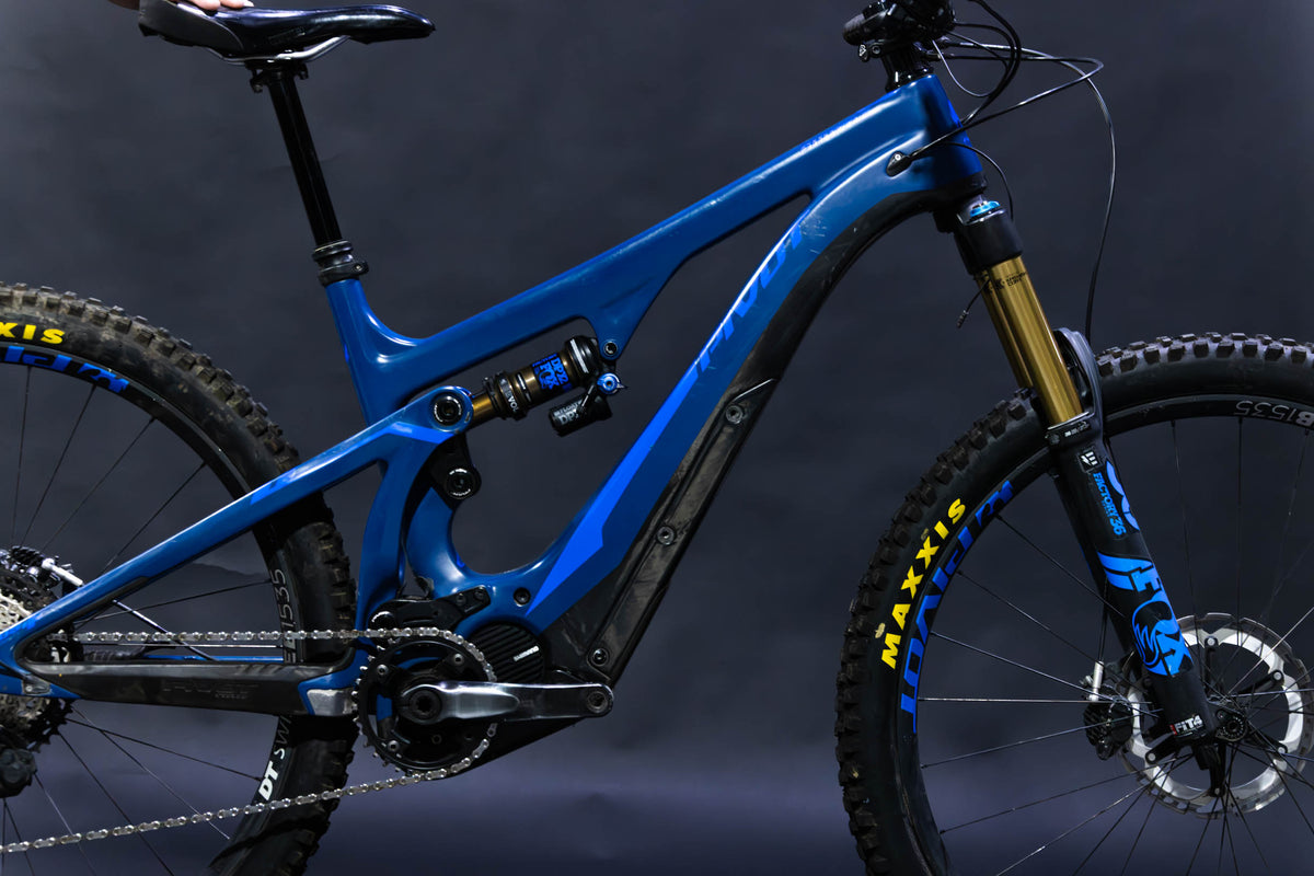 Bicicleta de Montaña Asistida Doble Suspensión Pivot Cycles Shuttle AM 29" Talla Medium (2022) Seminueva
