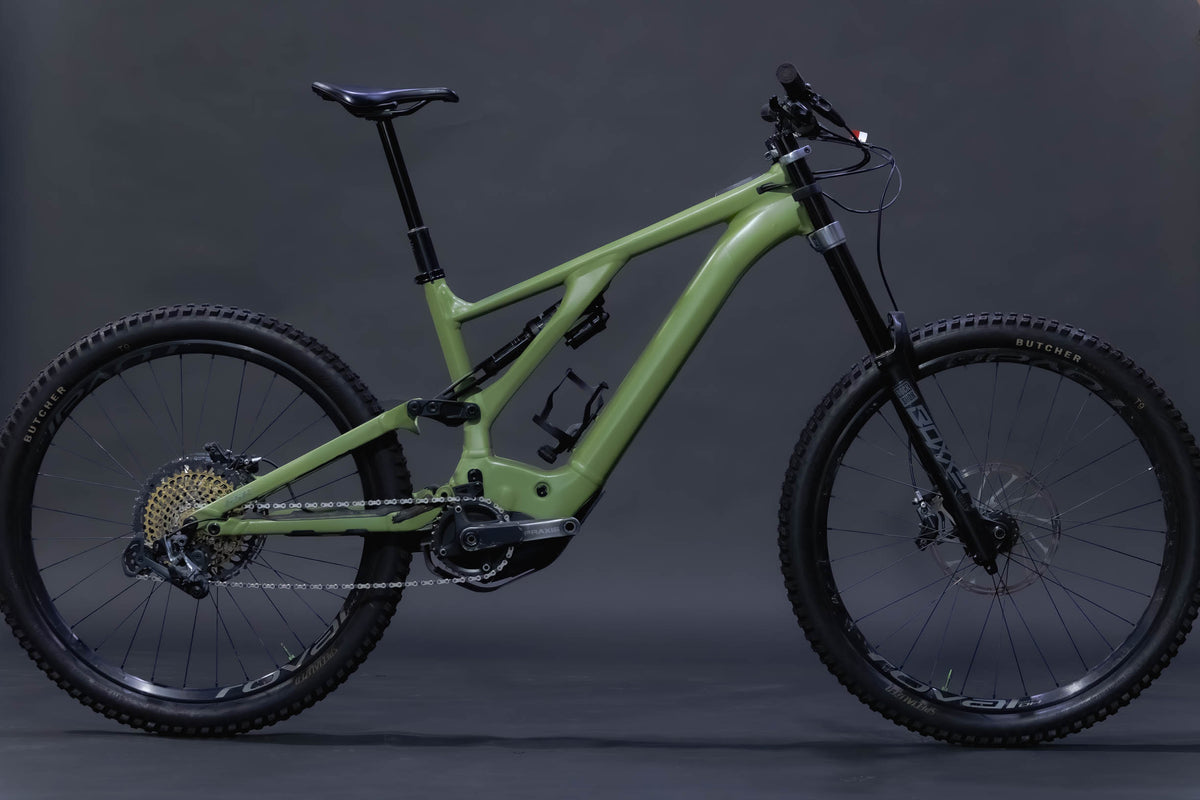 Bicicleta de Montaña Asistida Doble Suspensión Specialized Kenevo 27.5" Talla Large S4 (2022) Seminueva