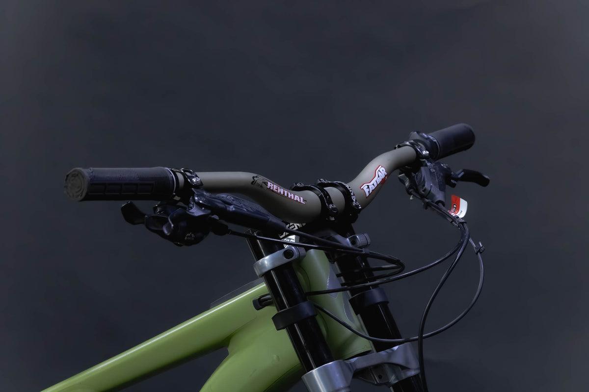 Bicicleta de Montaña Asistida Doble Suspensión Specialized Kenevo 27.5" Talla Large S4 (2022) Seminueva
