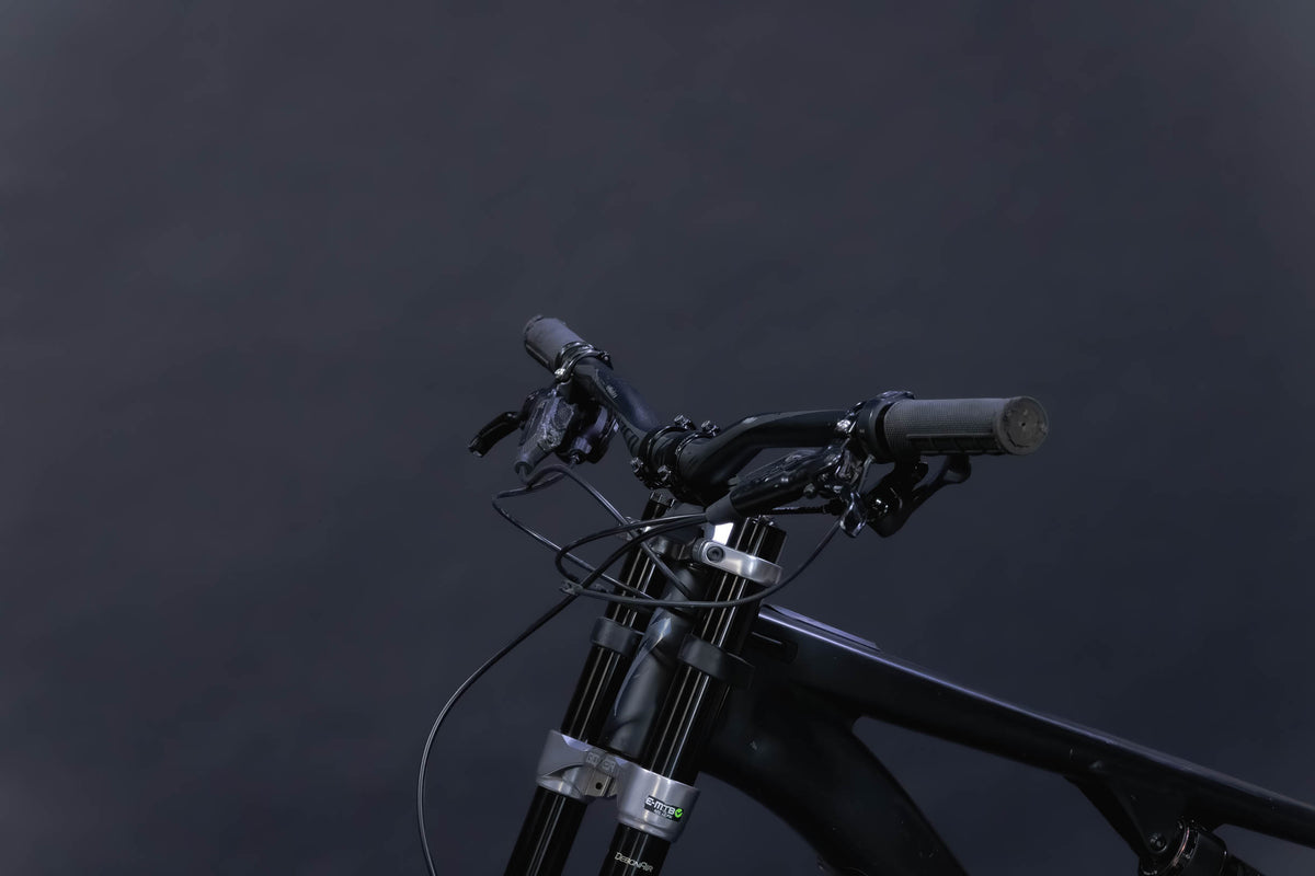 Bicicleta de Montaña Asistida Doble Suspensión Specialized Kenevo 27.5" Talla Large S4 (2021) Seminueva