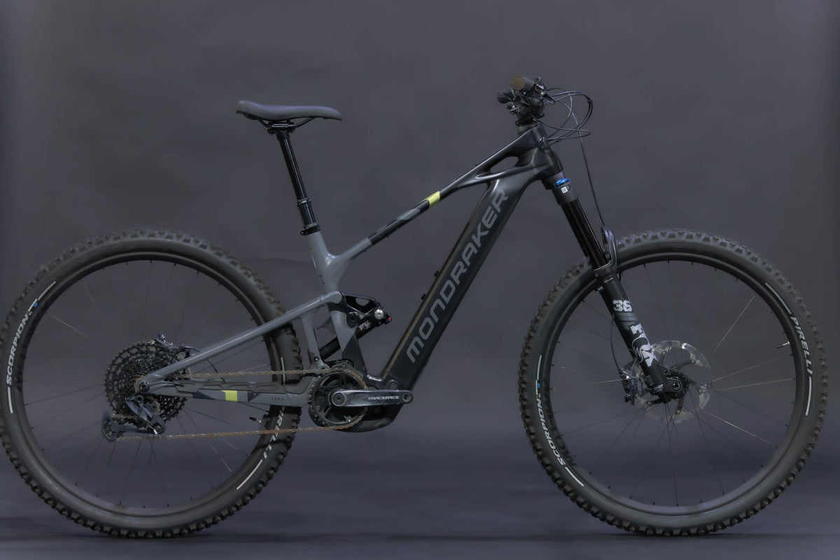 Bicicleta de Montaña Asistida Doble Suspensión Mondraker Crafty R 29" Talla Medium (2025) (Seminueva)