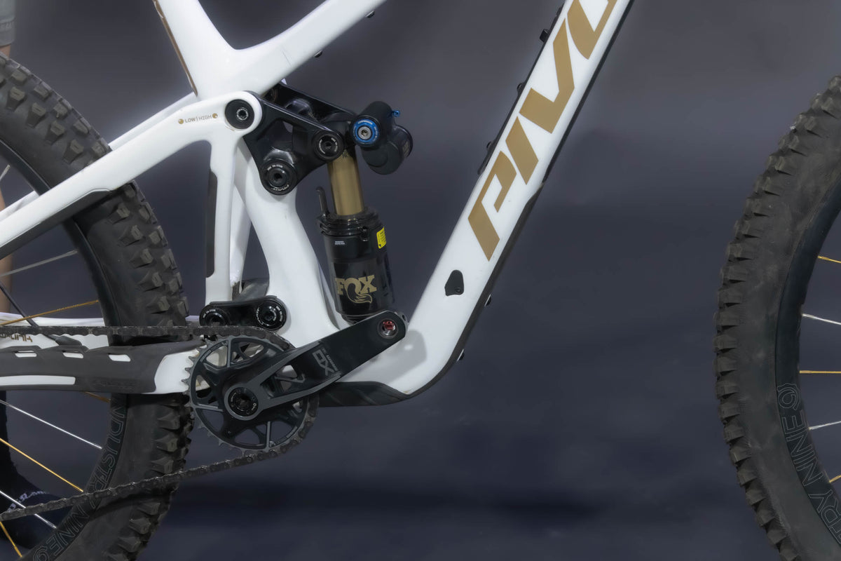 Bicicleta De Montaña Doble Suspensión Pivot Cycles Firebird 29" Talla Medium (2025) Seminueva
