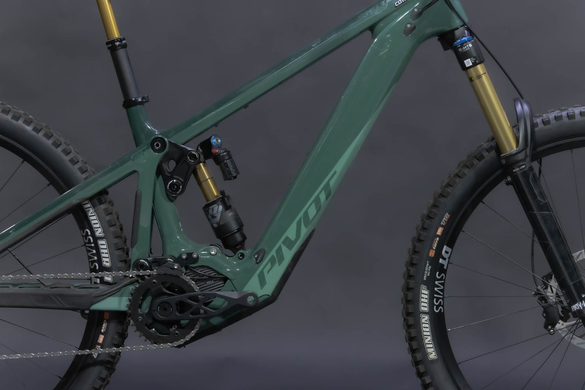 Bicicleta de Montaña Asistida Doble Suspensión Pivot Cycles Shuttle LT 29" Talla Medium (2023) Seminueva