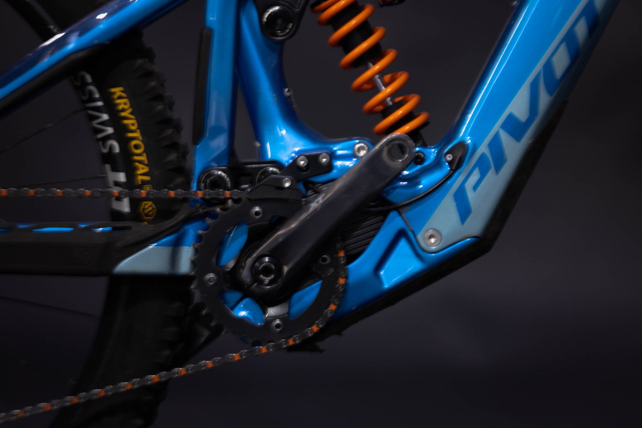 Bicicleta de Montaña Asistida Doble Suspensión Pivot Cycles Shuttle LT 29" Talla Medium (2023) Seminueva