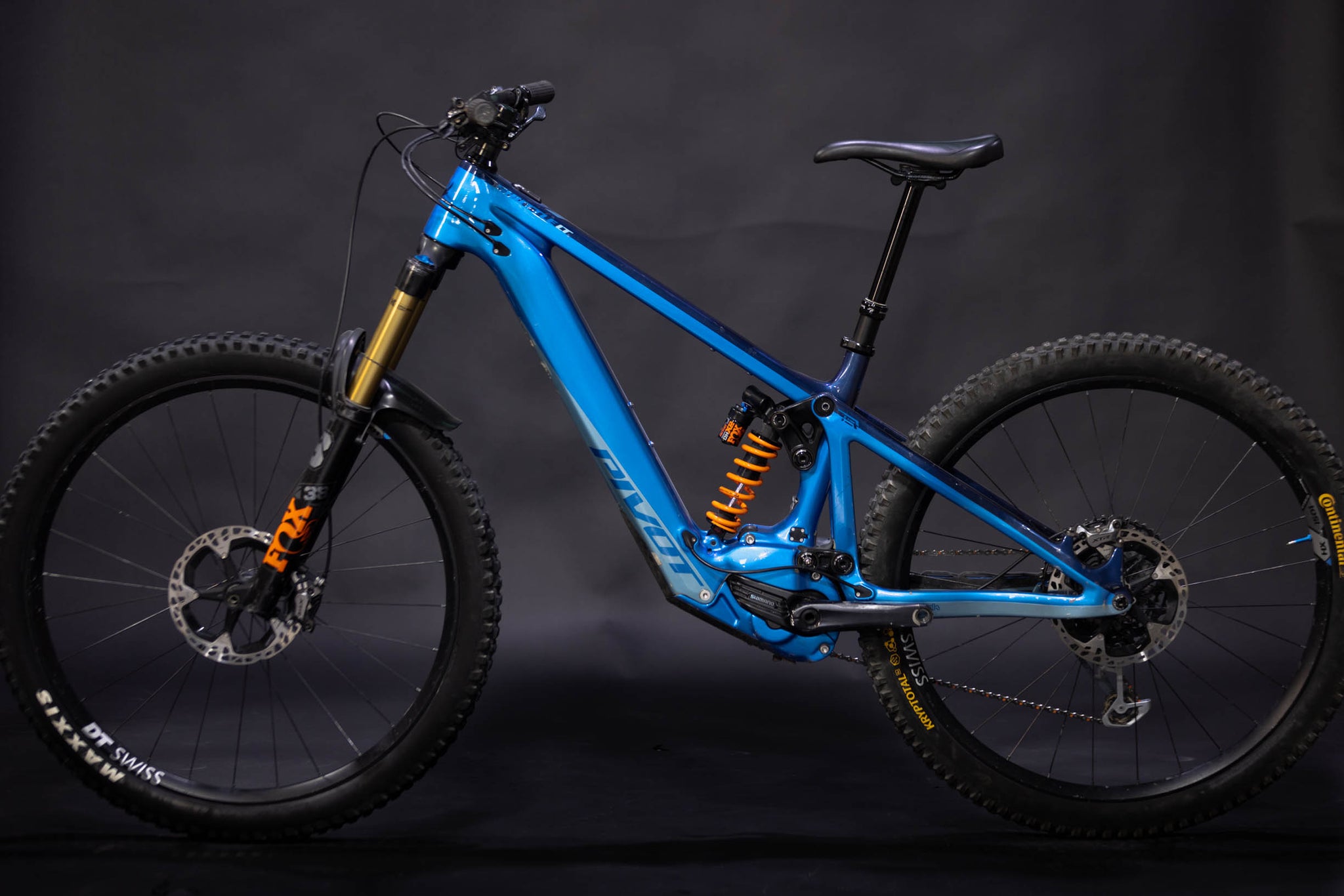 Bicicleta de Montaña Asistida Doble Suspensión Pivot Cycles Shuttle LT 29" Talla Medium (2023) Seminueva