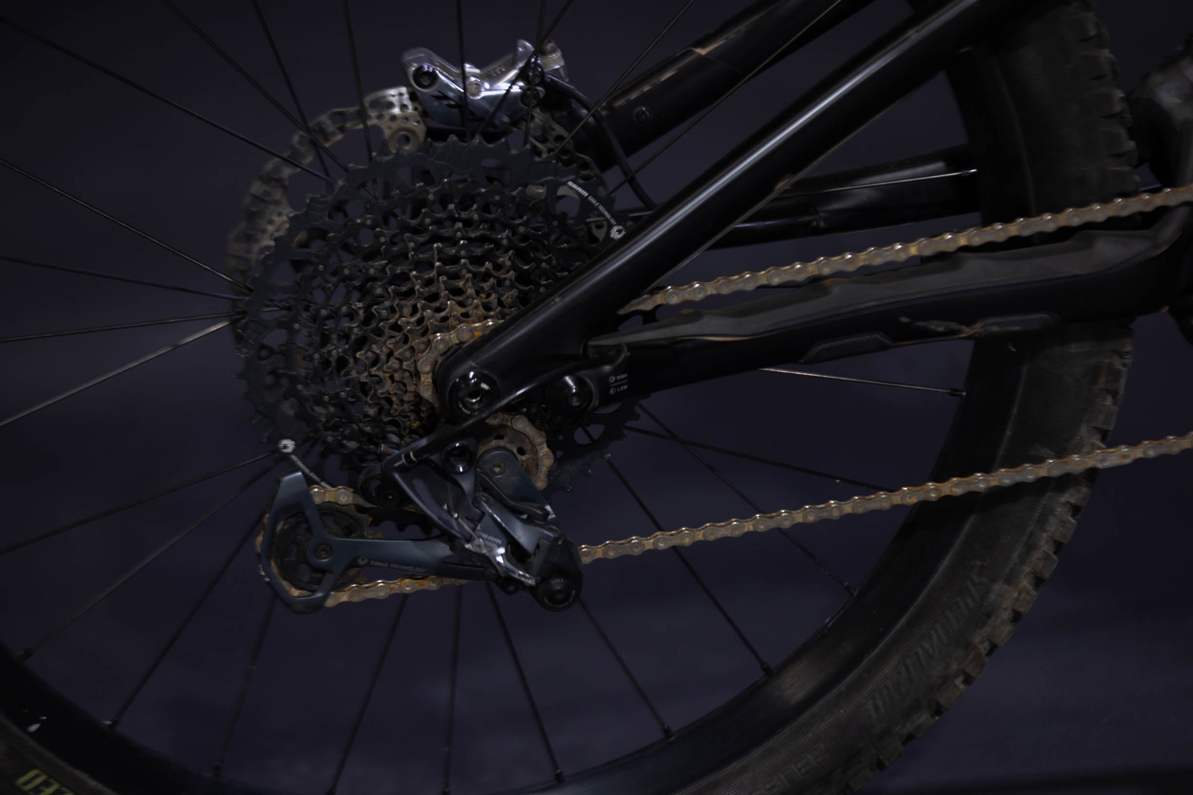 Bicicleta de Montaña Asistida Doble Suspensión Specialized Levo Carbon 27./29" Talla S4 (2024) Seminueva