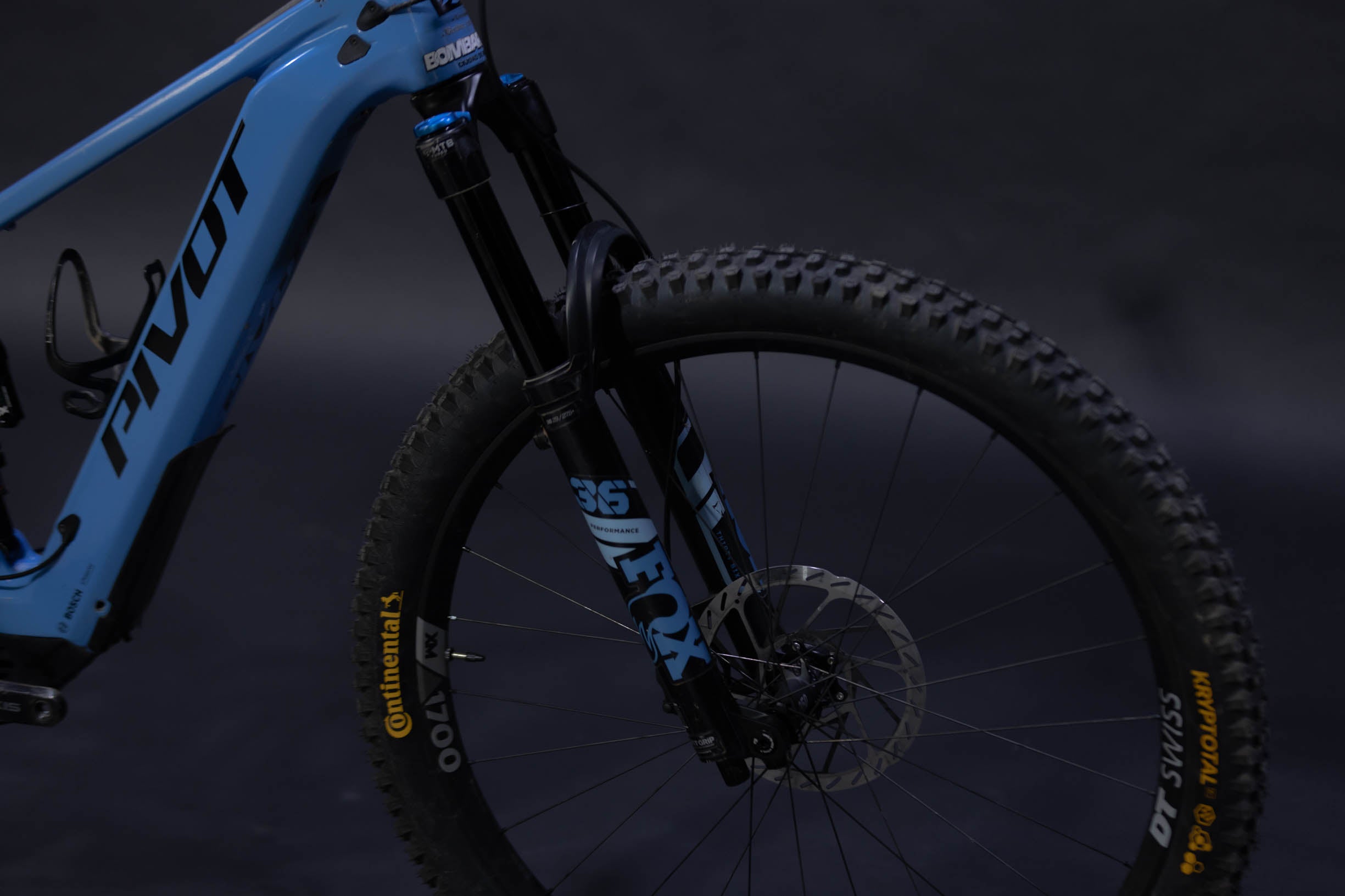 Bicicleta de Montaña Asistida Doble Suspensión Pivot Cycles Shuttle AM 29" Talla Small (2024) Seminueva