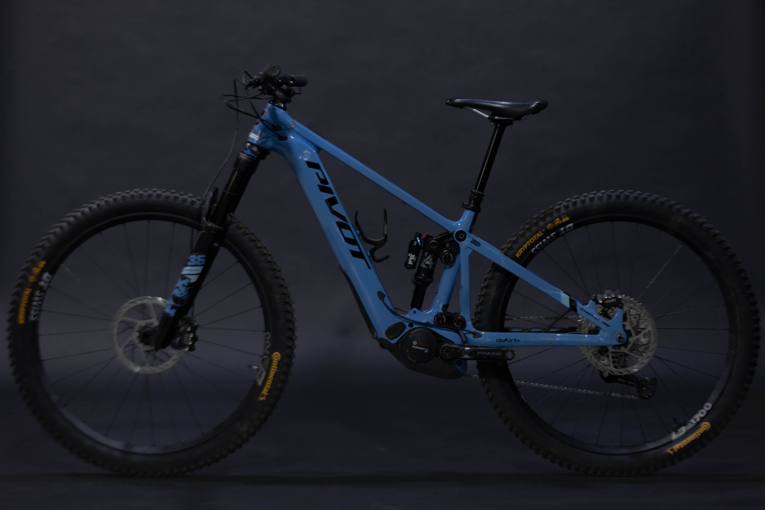 Bicicleta de Montaña Asistida Doble Suspensión Pivot Cycles Shuttle AM 29" Talla Small (2024) Seminueva
