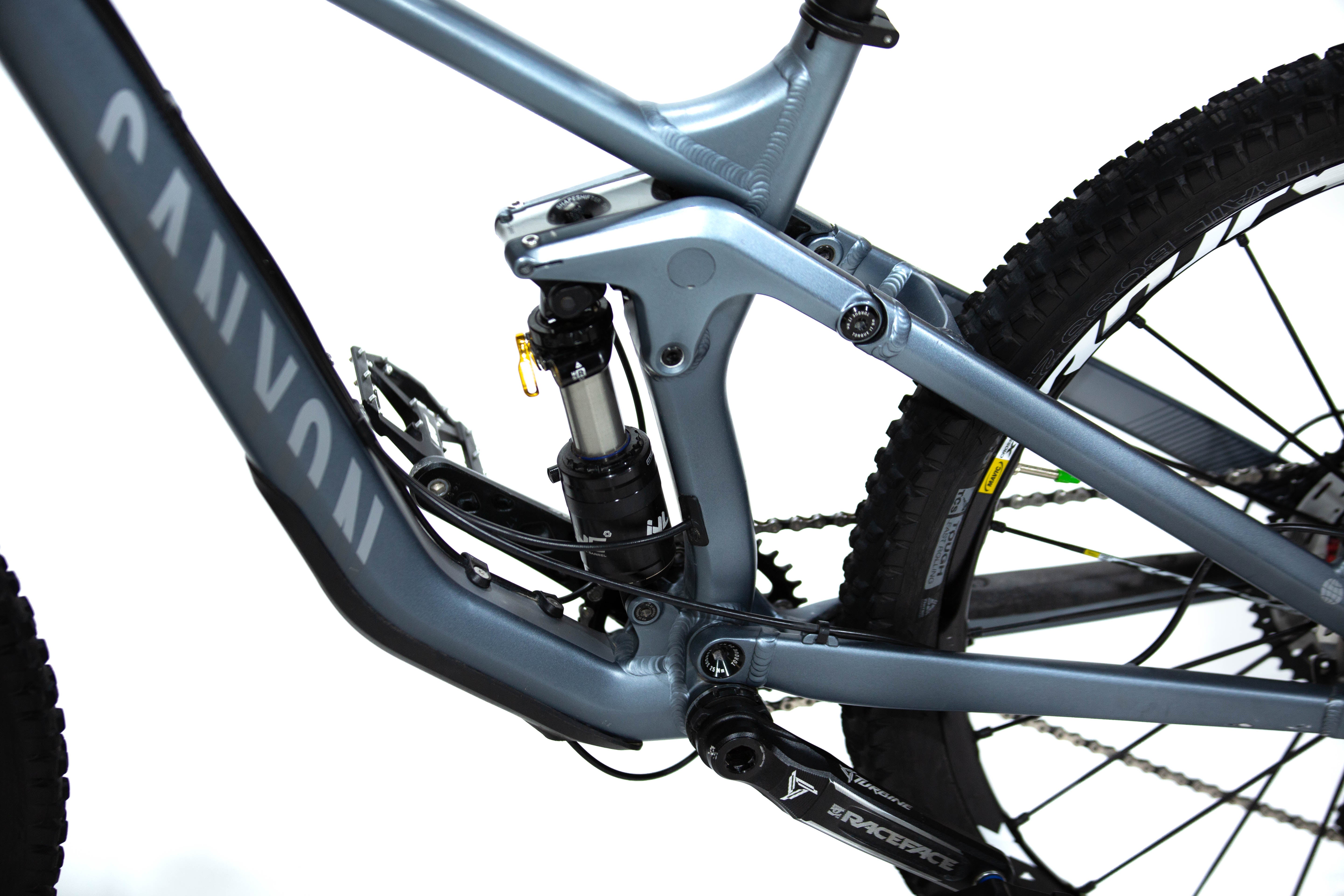 Bicicleta de Montaña Doble Supensión Canyon Strive AL 27.5" Talla Small (2016) Seminueva