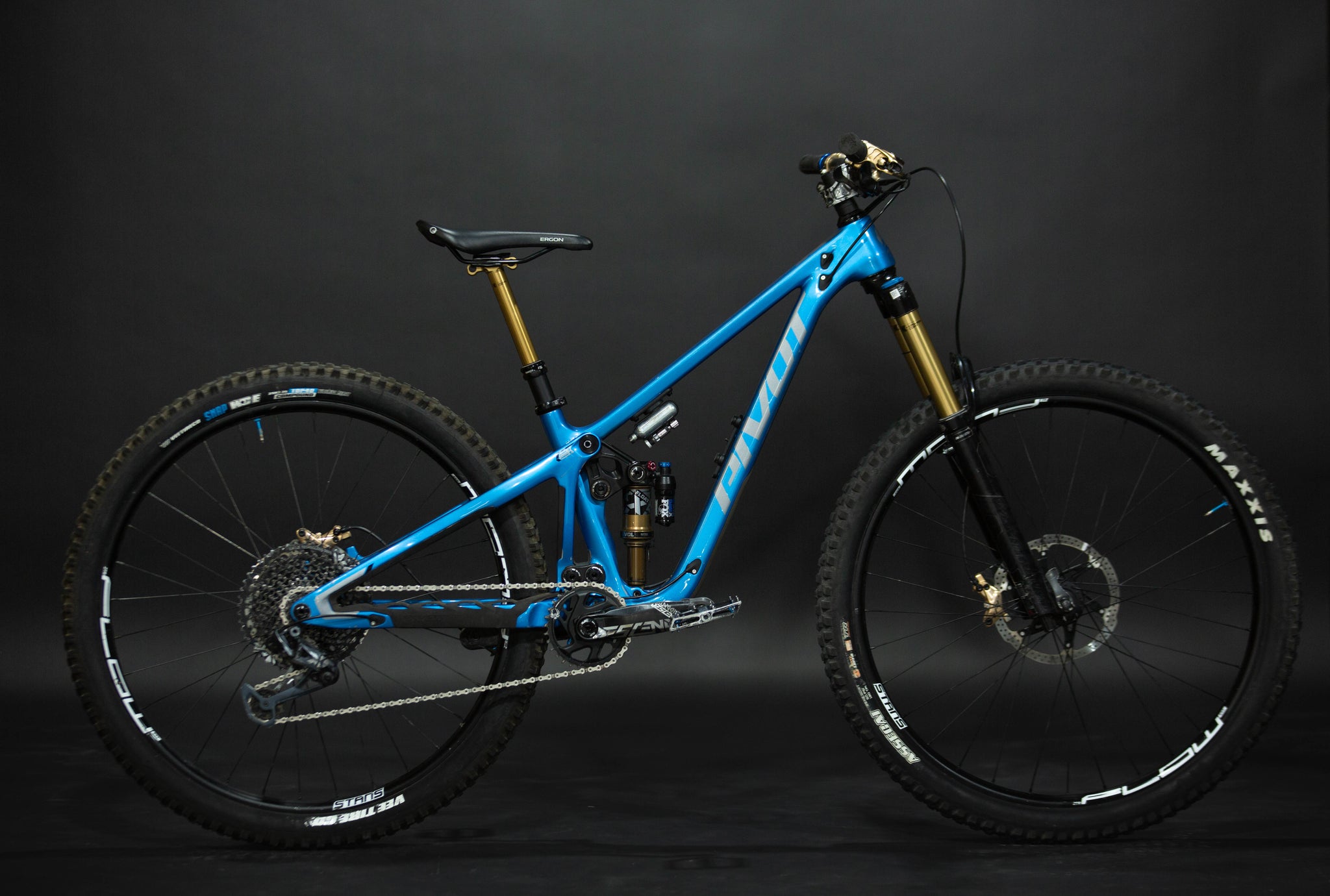 pivot switchblade xs 29