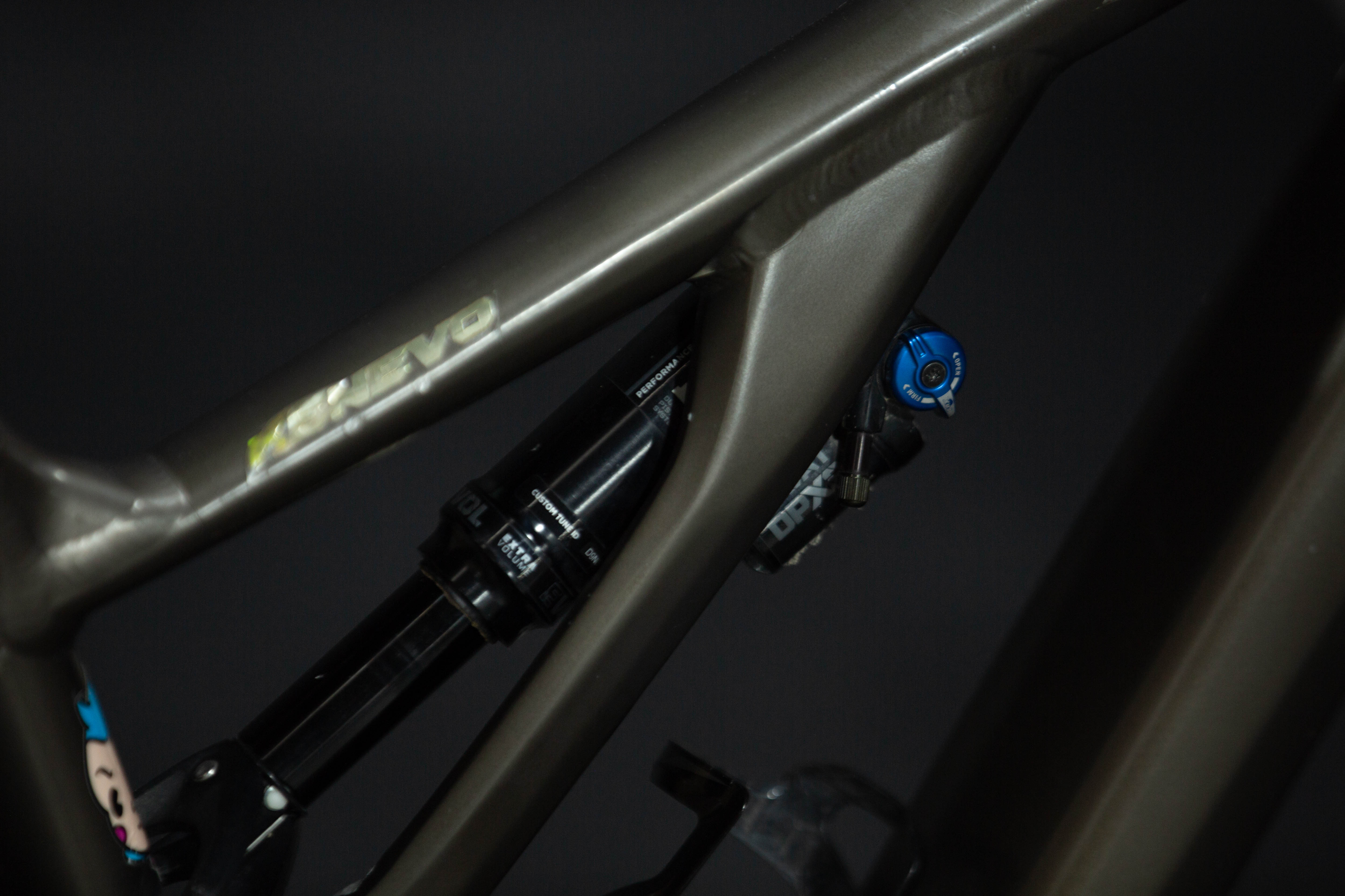 Bicicleta de Montaña Asistida Doble Suspensión Specialized Kenevo Comp 27.5" Talla Medium (2020) Seminueva