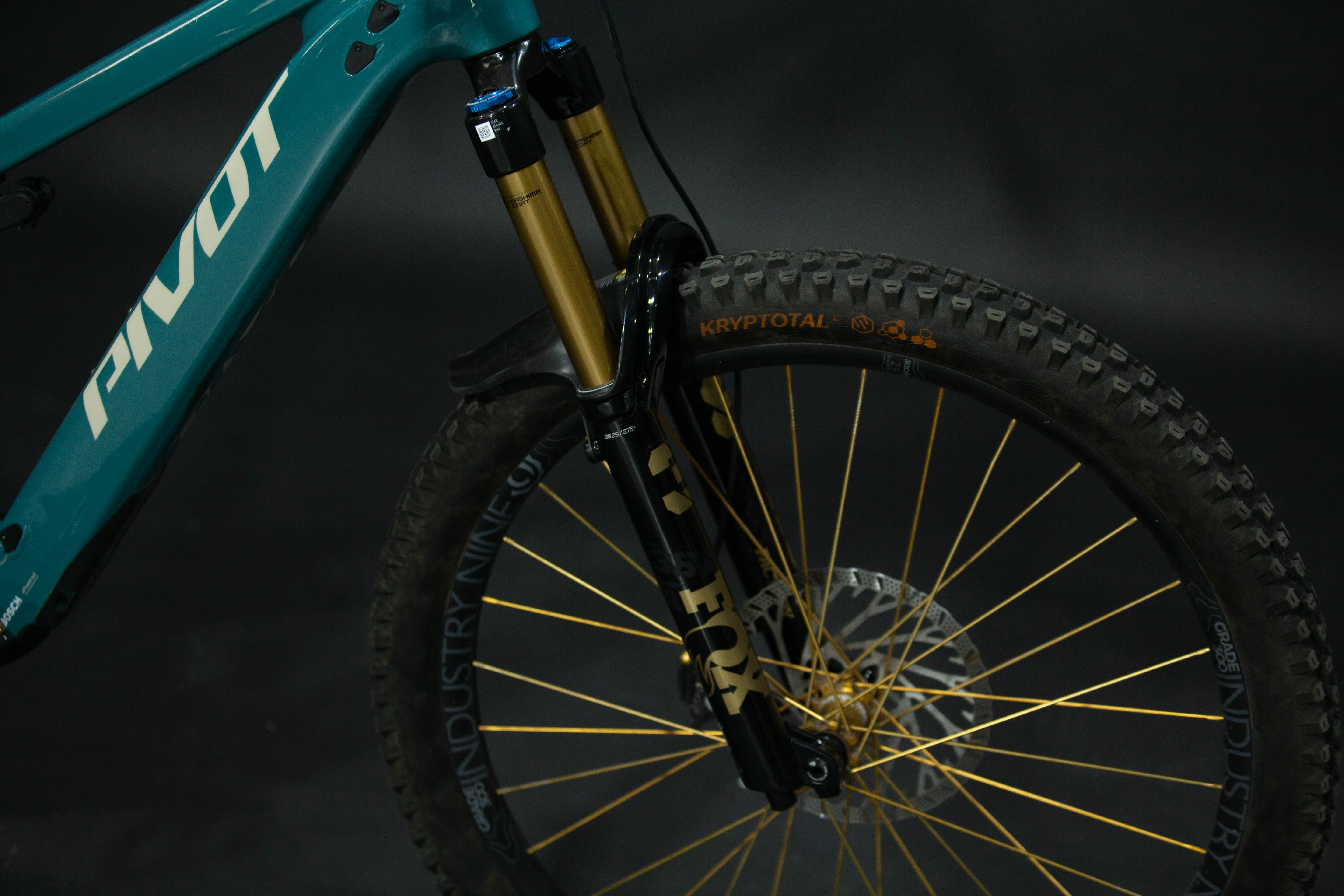 Bicicleta de Montaña Asistida Doble Suspensión Pivot Cycles Shuttle LT 29" Talla Large (2025) Seminueva