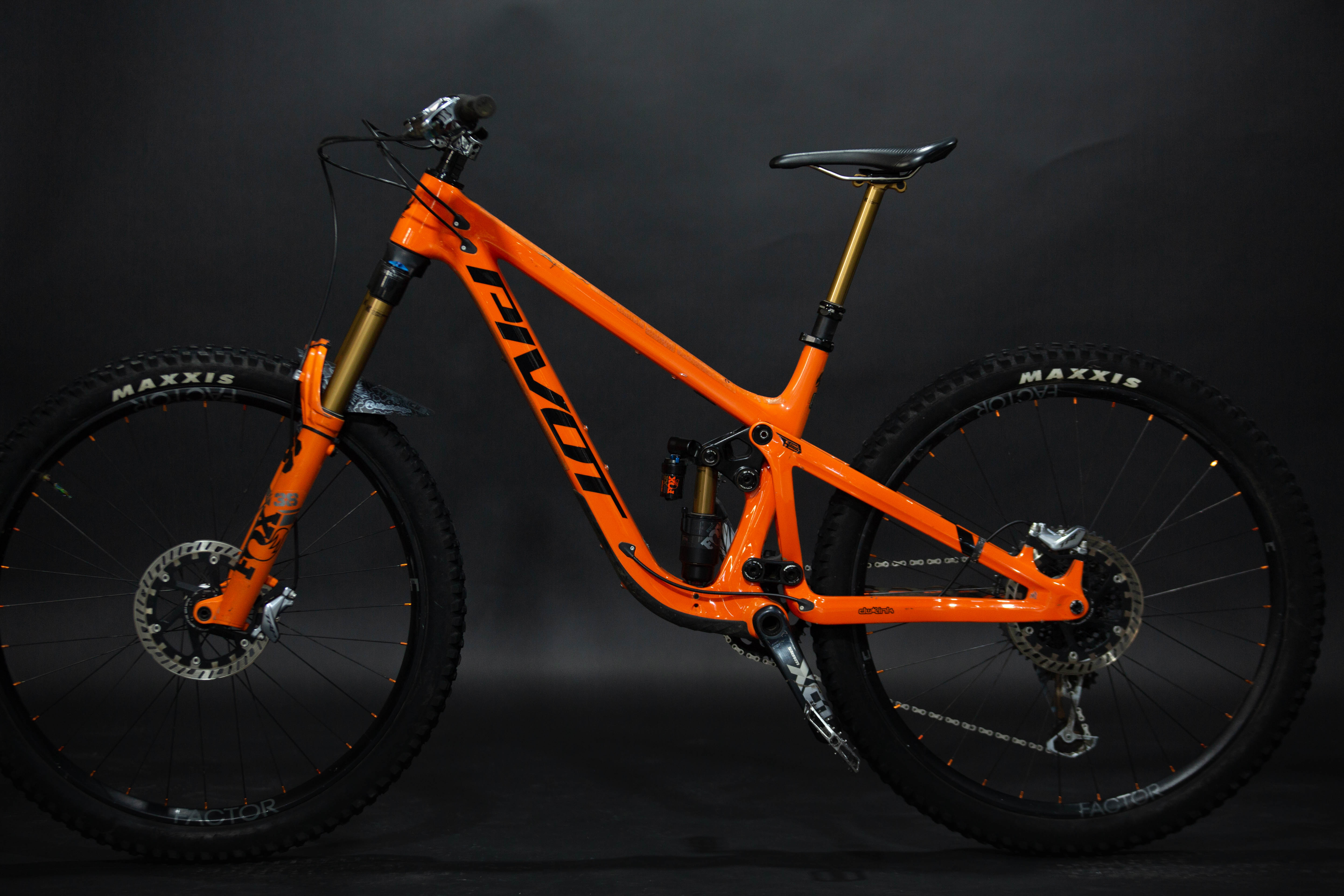 Bicicleta De Montaña Doble Suspensión Pivot Cycles Firebird 29" Talla Medium (2022) Seminueva