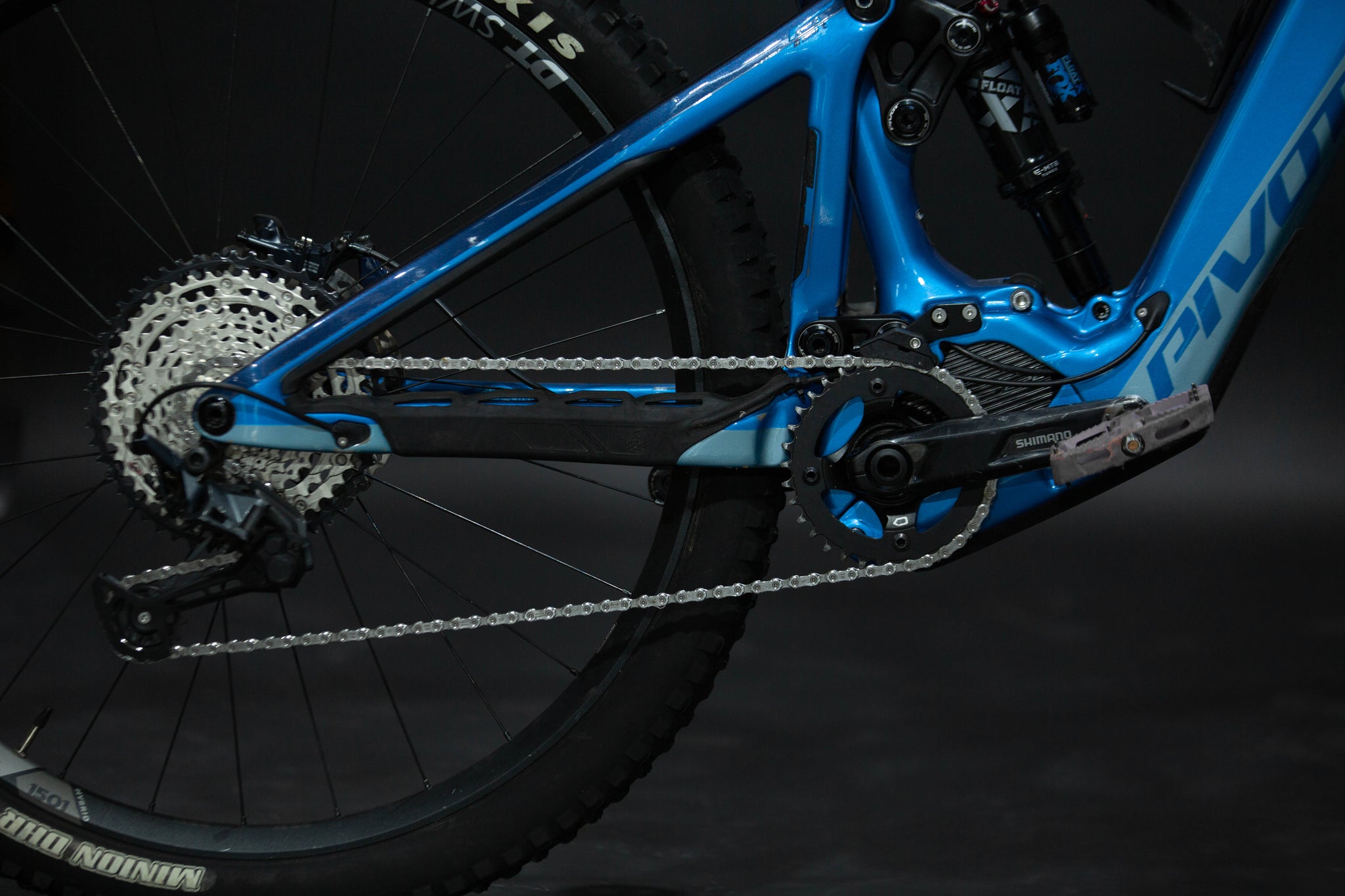 Bicicleta de Montaña Asistida Doble Suspensión Pivot Cycles Shuttle LT 29" Talla Small (2023) Seminueva