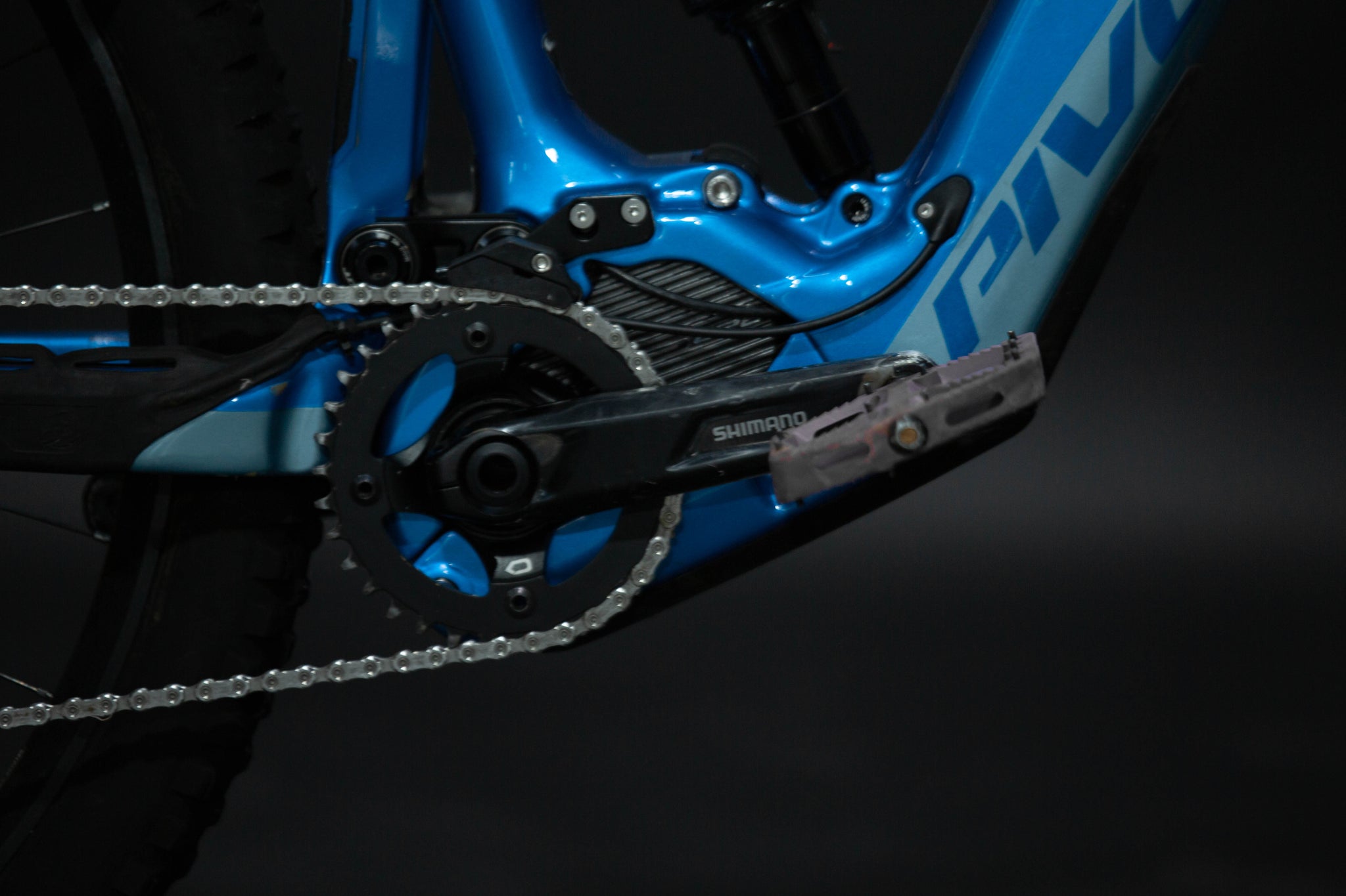 Bicicleta de Montaña Asistida Doble Suspensión Pivot Cycles Shuttle LT 29" Talla Small (2023) Seminueva