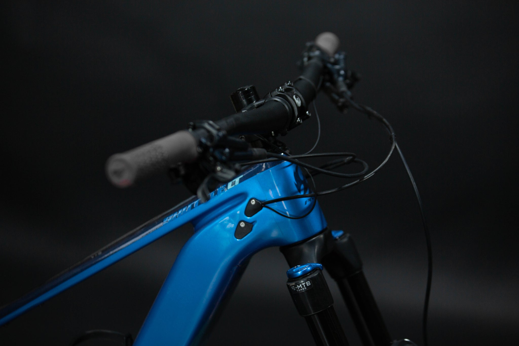Bicicleta de Montaña Asistida Doble Suspensión Pivot Cycles Shuttle LT 29" Talla Small (2023) Seminueva
