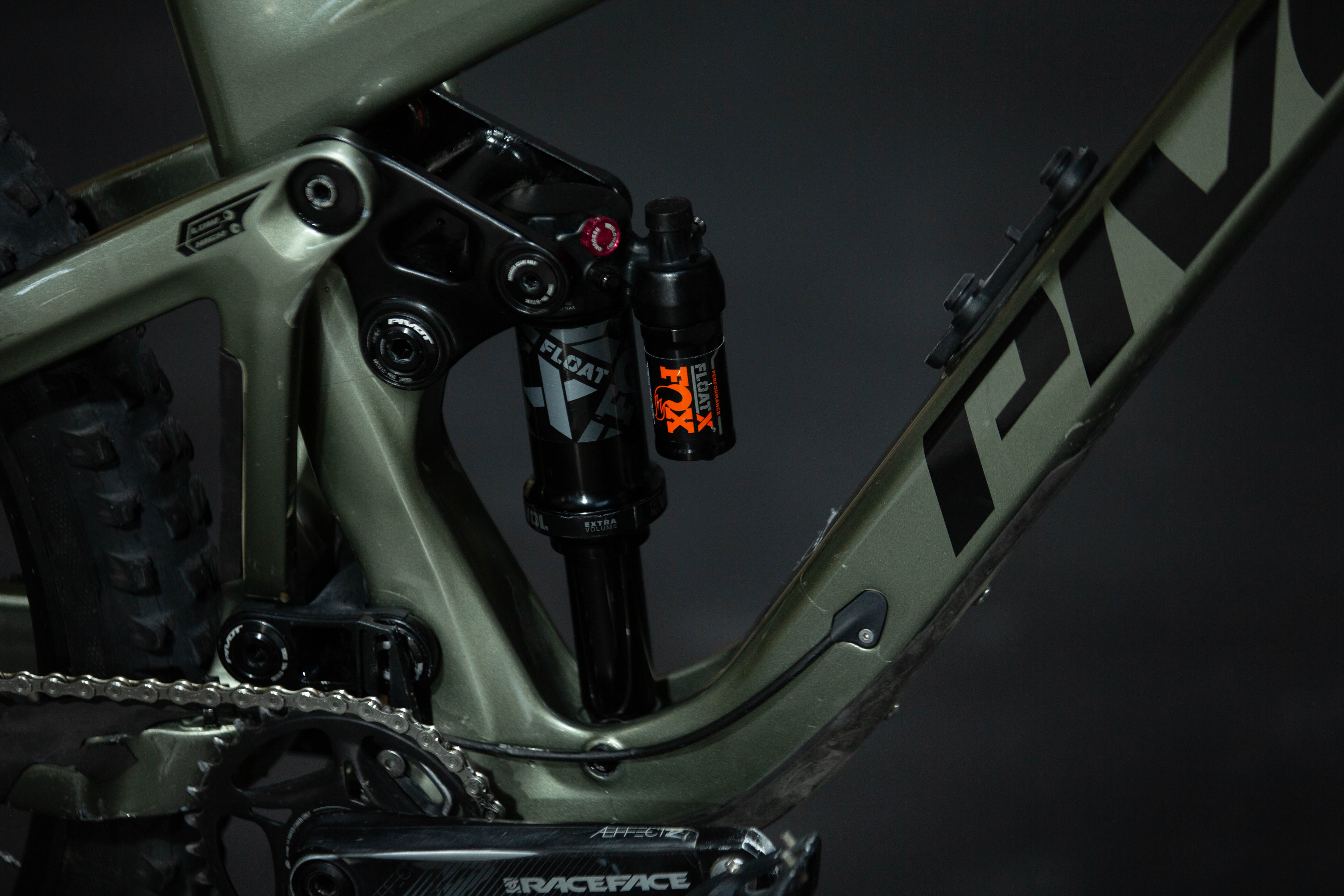 Bicicleta De Montaña Doble Suspensión Pivot Cycles Firebird 29" Talla X-Large (2023) Seminueva