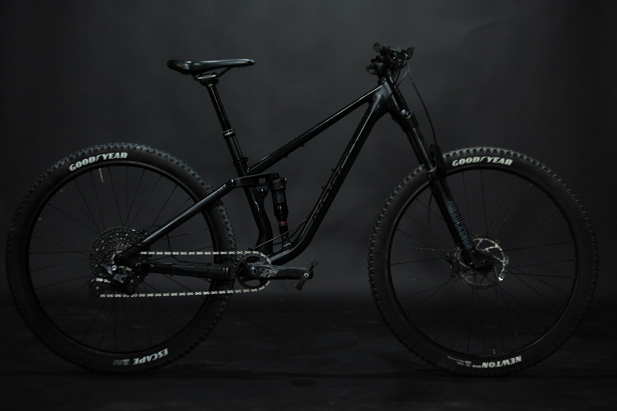 Bicicleta De Montaña Doble Suspension Norco Fluid 29" Talla Small (2023) Seminueva