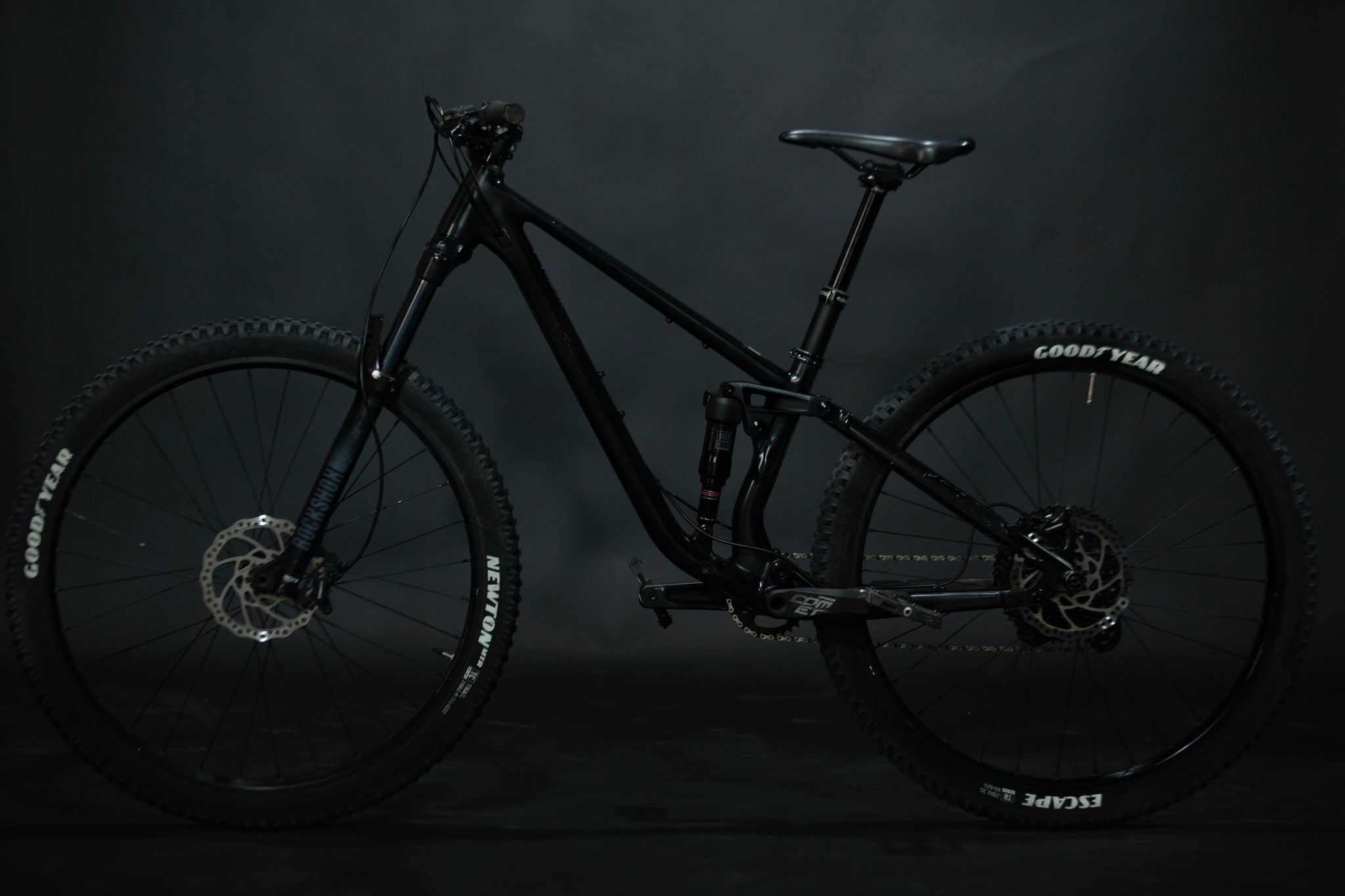 Bicicleta De Montaña Doble Suspension Norco Fluid 29" Talla Small (2023) Seminueva