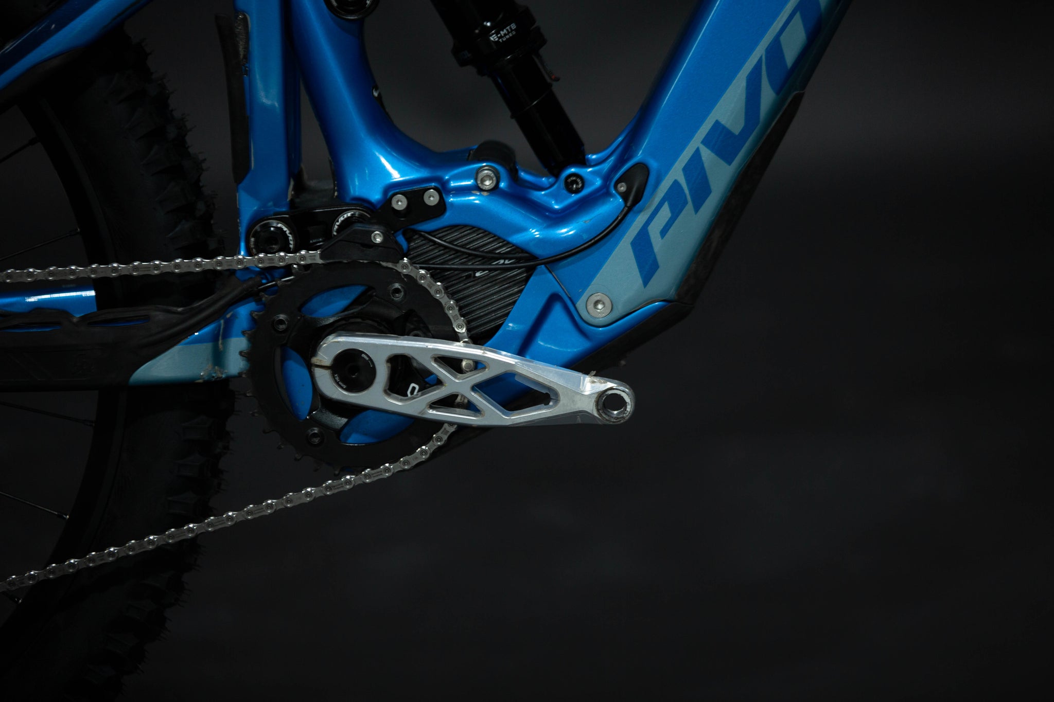 Bicicleta de Montaña Asistida Doble Suspensión Pivot Cycles Shuttle LT 29" Talla Large (2023) Seminueva