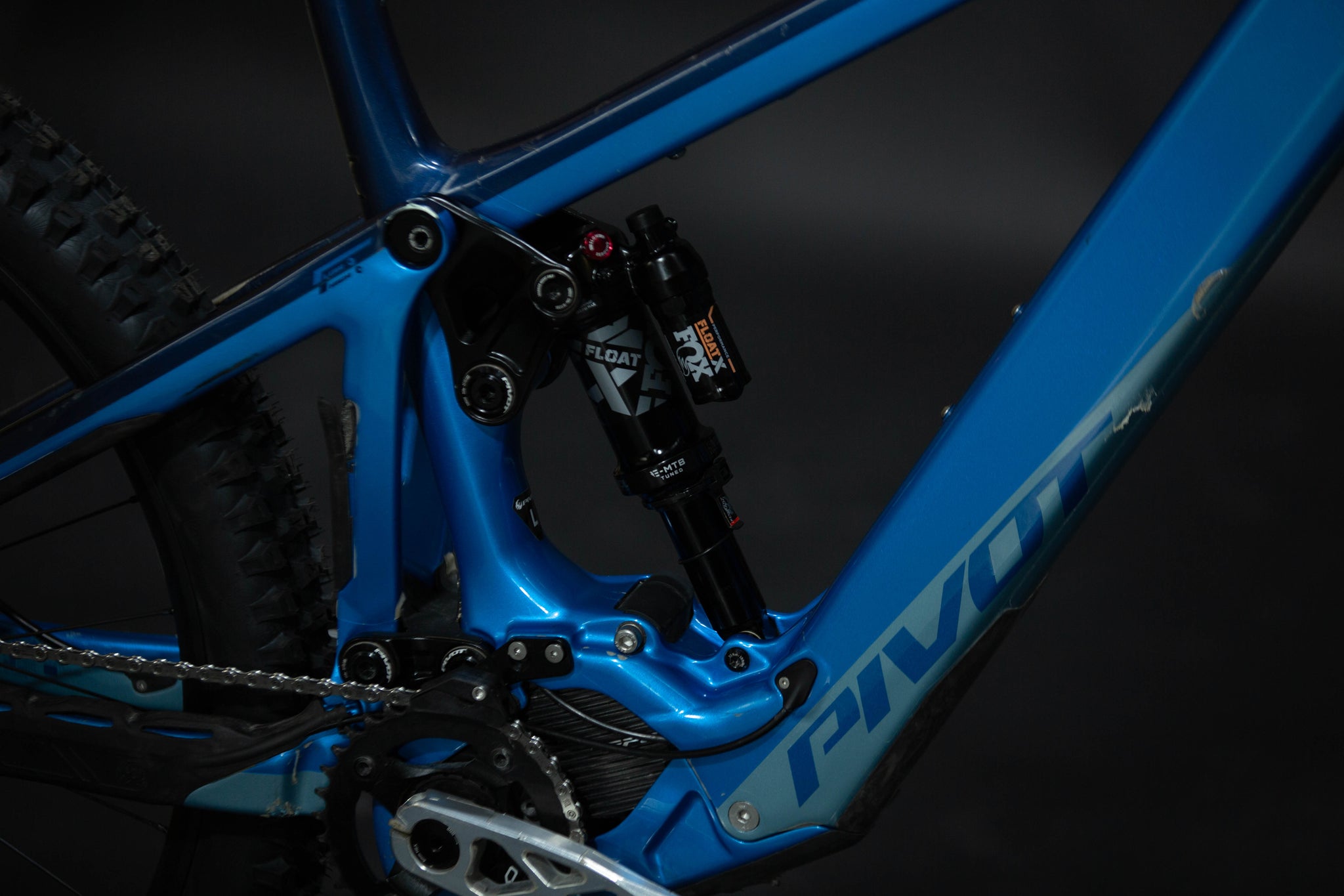 Bicicleta de Montaña Asistida Doble Suspensión Pivot Cycles Shuttle LT 29" Talla Large (2023) Seminueva