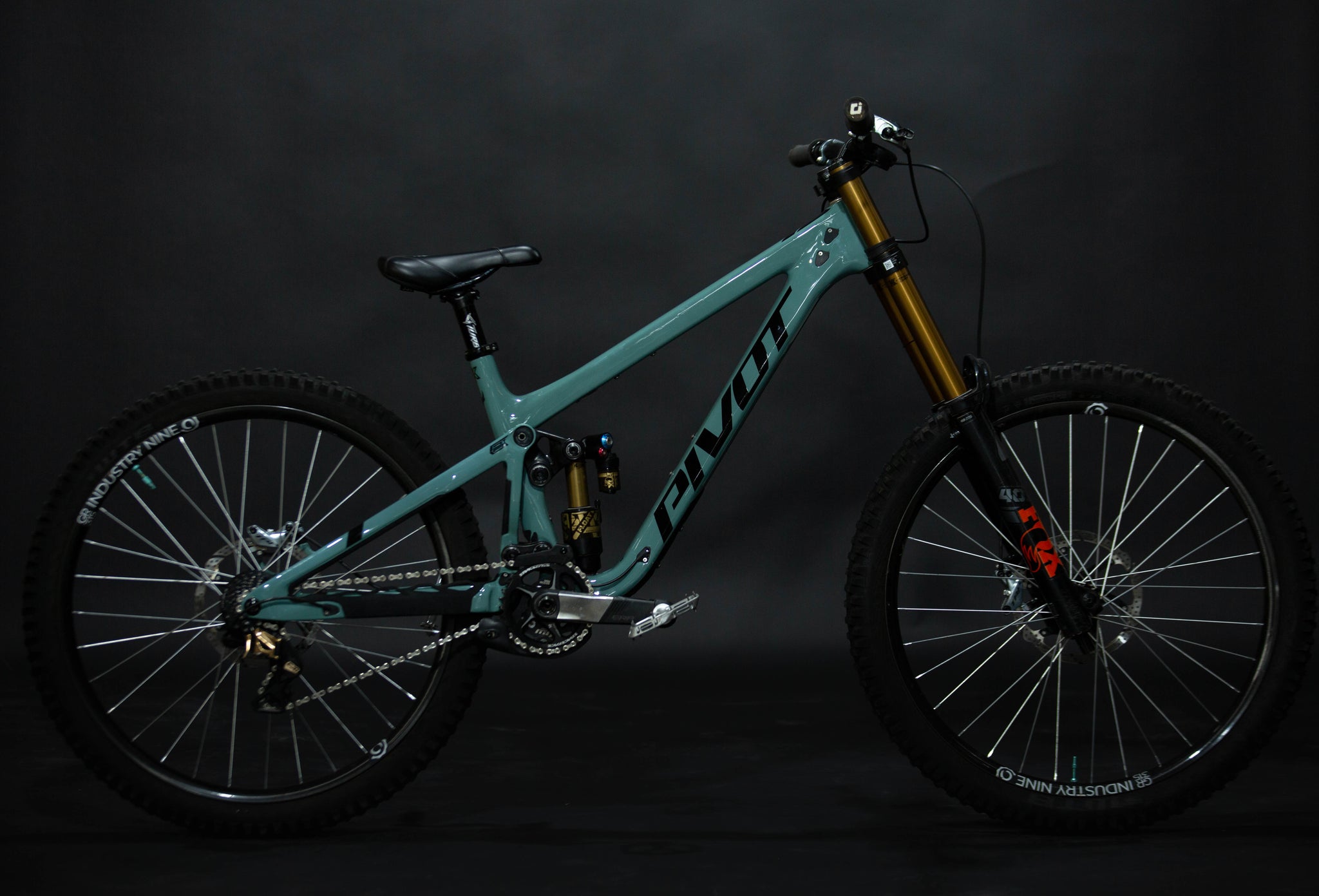 Bicicleta De Montaña Doble Suspensión Pivot Cycles Mach 6 27.5" Talla Medium (2025) Seminueva