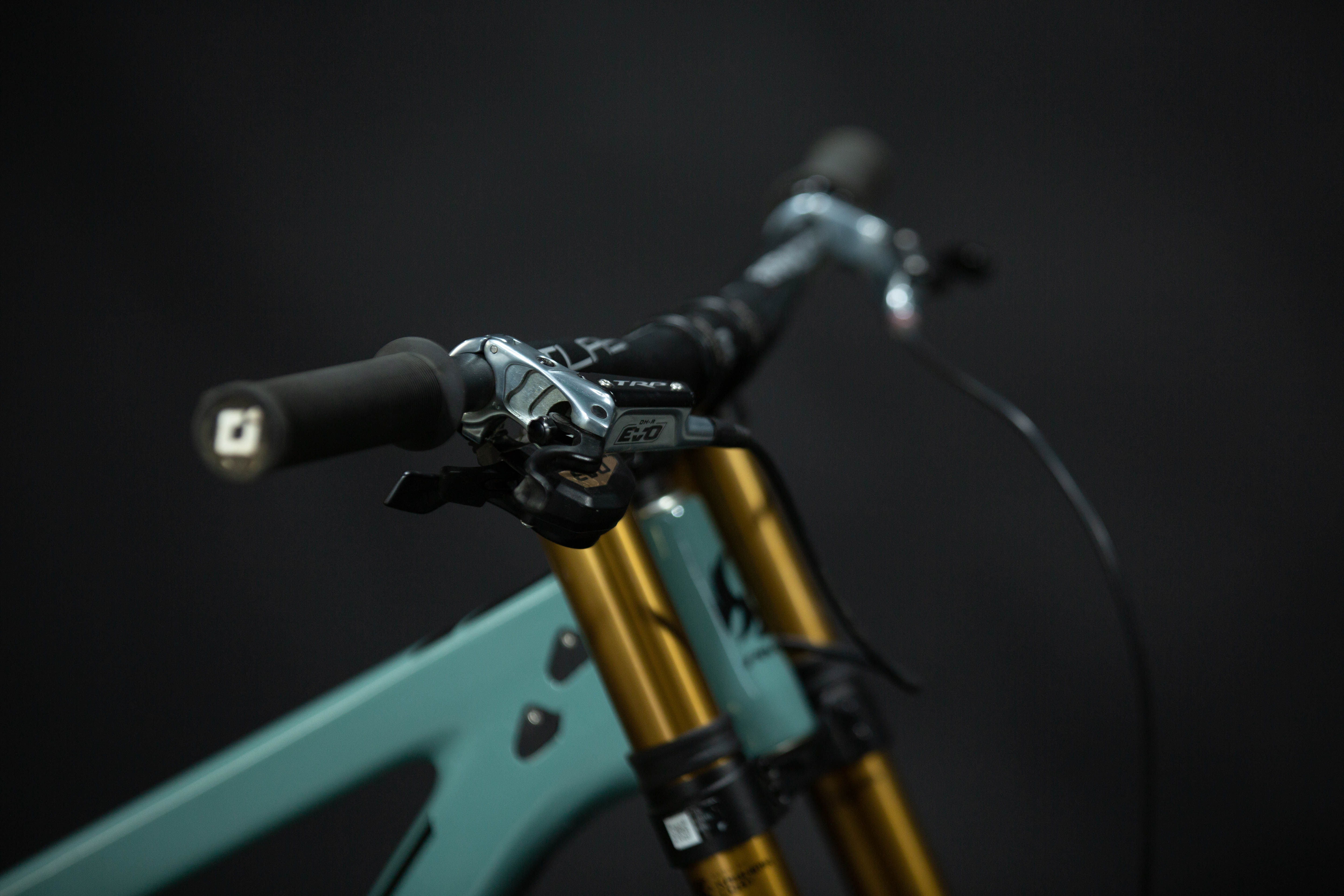 Bicicleta De Montaña Doble Suspensión Pivot Cycles Mach 6 27.5" Talla Medium (2025) Seminueva