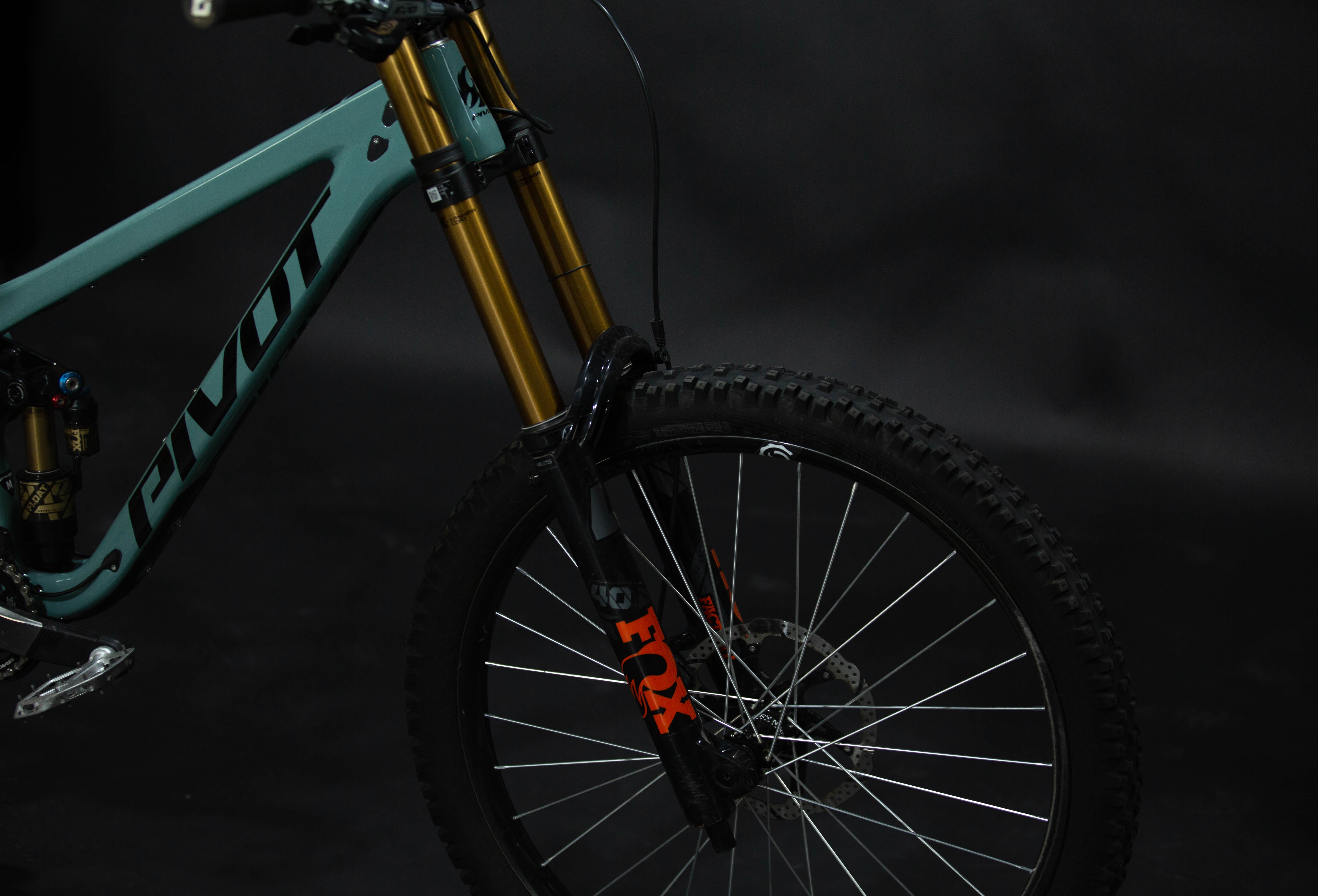 Bicicleta De Montaña Doble Suspensión Pivot Cycles Mach 6 27.5" Talla Medium (2025) Seminueva