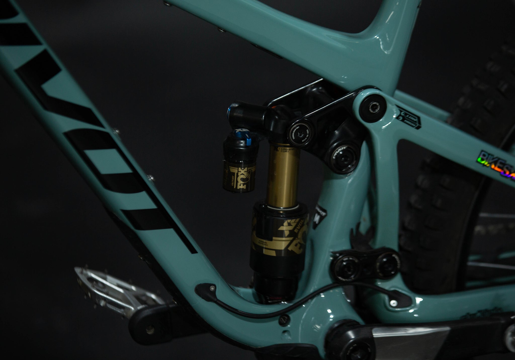 Bicicleta De Montaña Doble Suspensión Pivot Cycles Mach 6 27.5" Talla Medium (2025) Seminueva