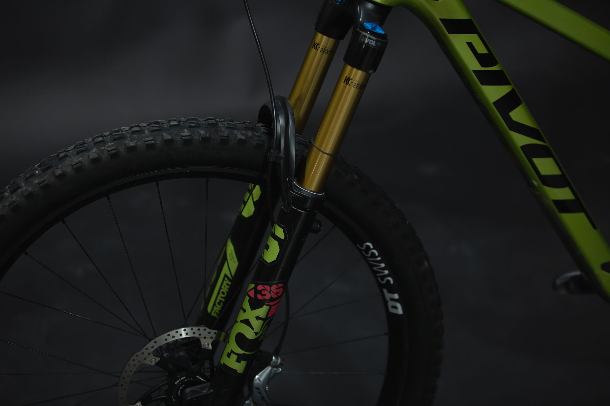 Bicicleta de Montaña Doble Suspensión Pivot Switchblade 29" Talla Large (2023) Seminueva