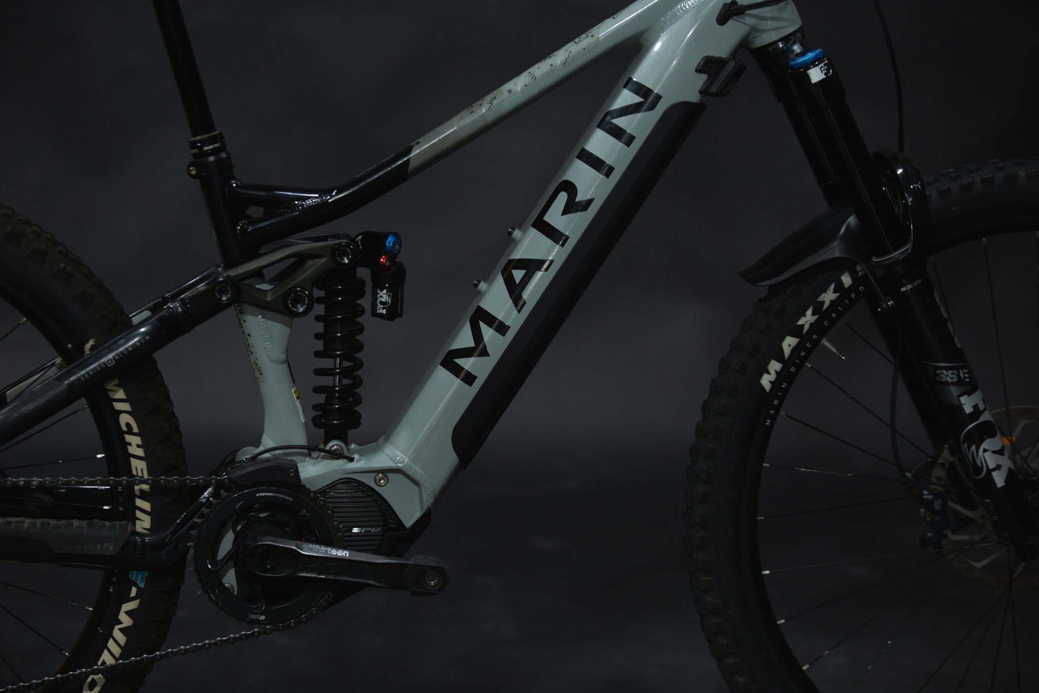 Bicicleta de Montaña Asistida Doble Suspensión Marin Alpine Trail E2 29/27.5" TallaMedium (2022) Seminueva
