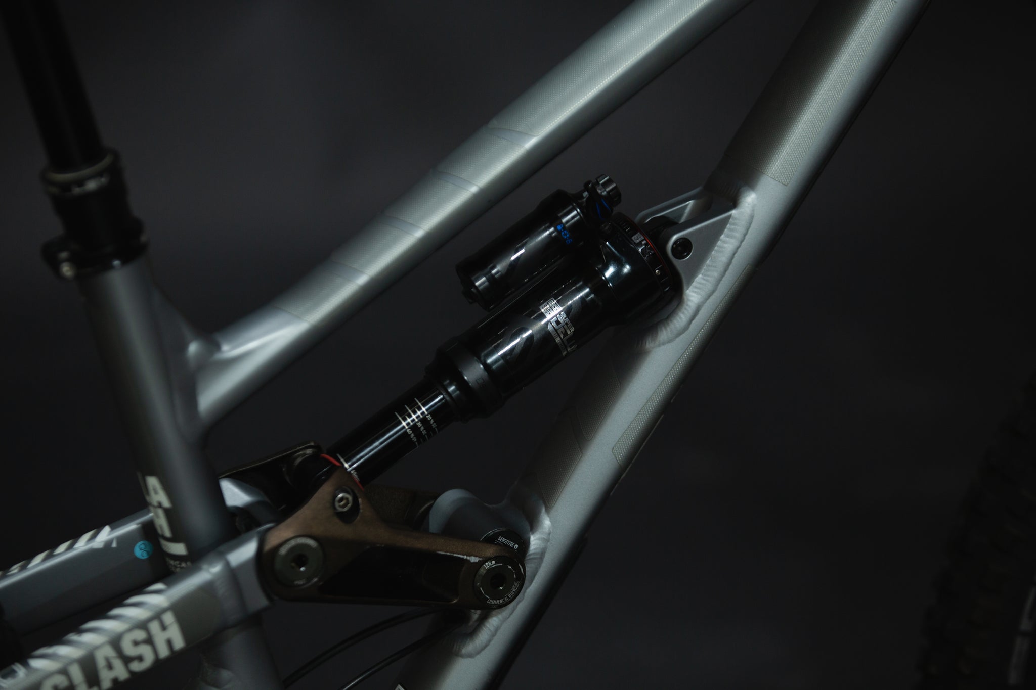 Bicicleta de Montaña Doble Suspension Commencal Clash 27.5" Talla Small (2021) Seminueva