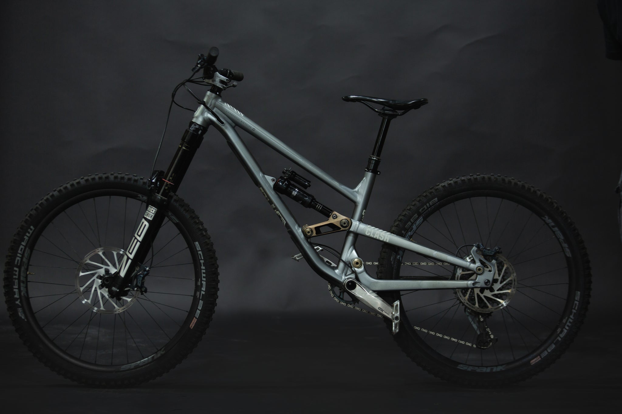 Bicicleta de Montaña Doble Suspension Commencal Clash 27.5" Talla Small (2021) Seminueva